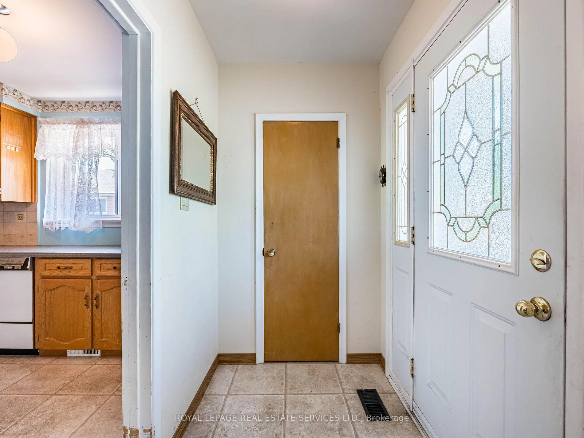 Photo 5 of 15 Hughey Crescent, Scarborough, Ionview — HOMEH