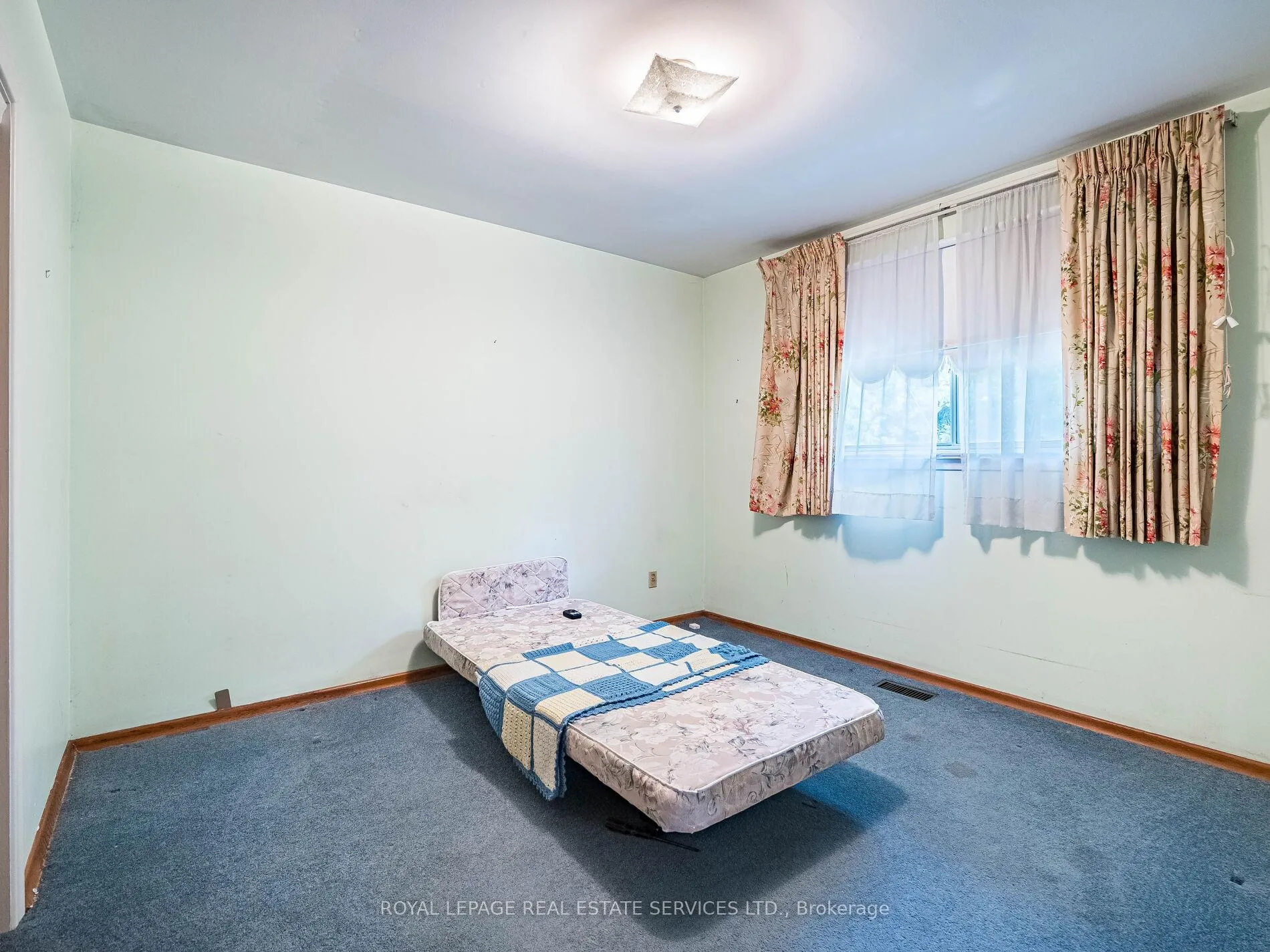 Photo 17 of 15 Hughey Crescent, Scarborough, Ionview — HOMEH