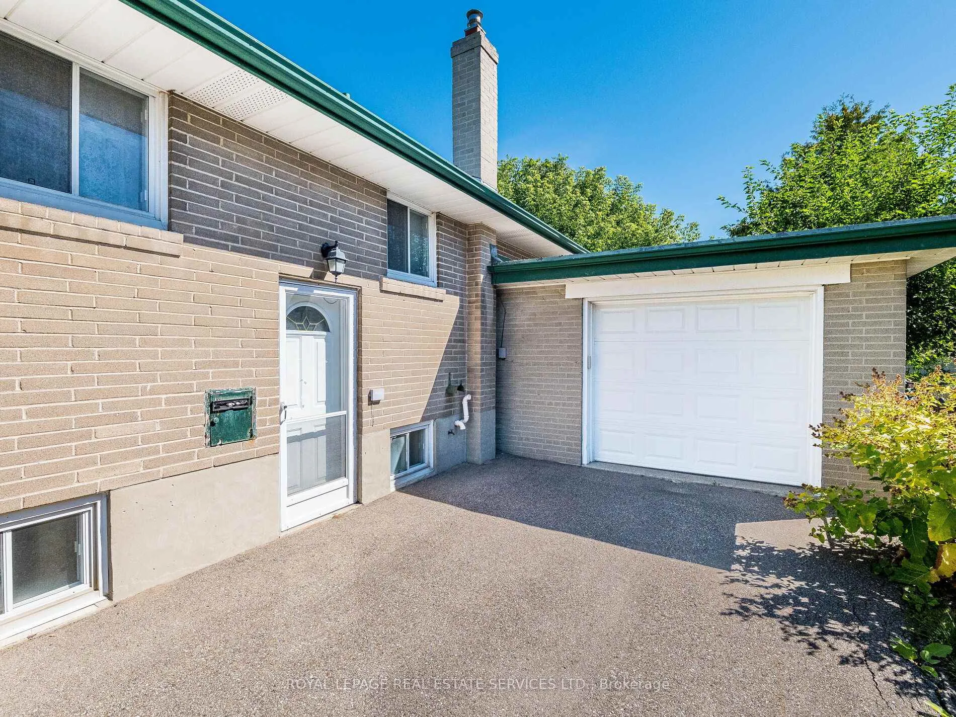 Photo 21 of 15 Hughey Crescent, Scarborough, Ionview — HOMEH