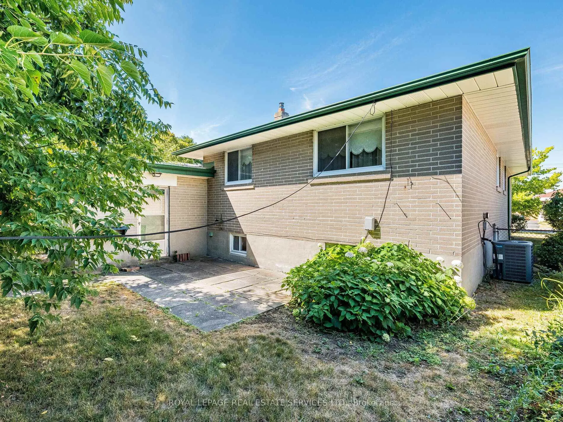 Photo 32 of 15 Hughey Crescent, Scarborough, Ionview — HOMEH