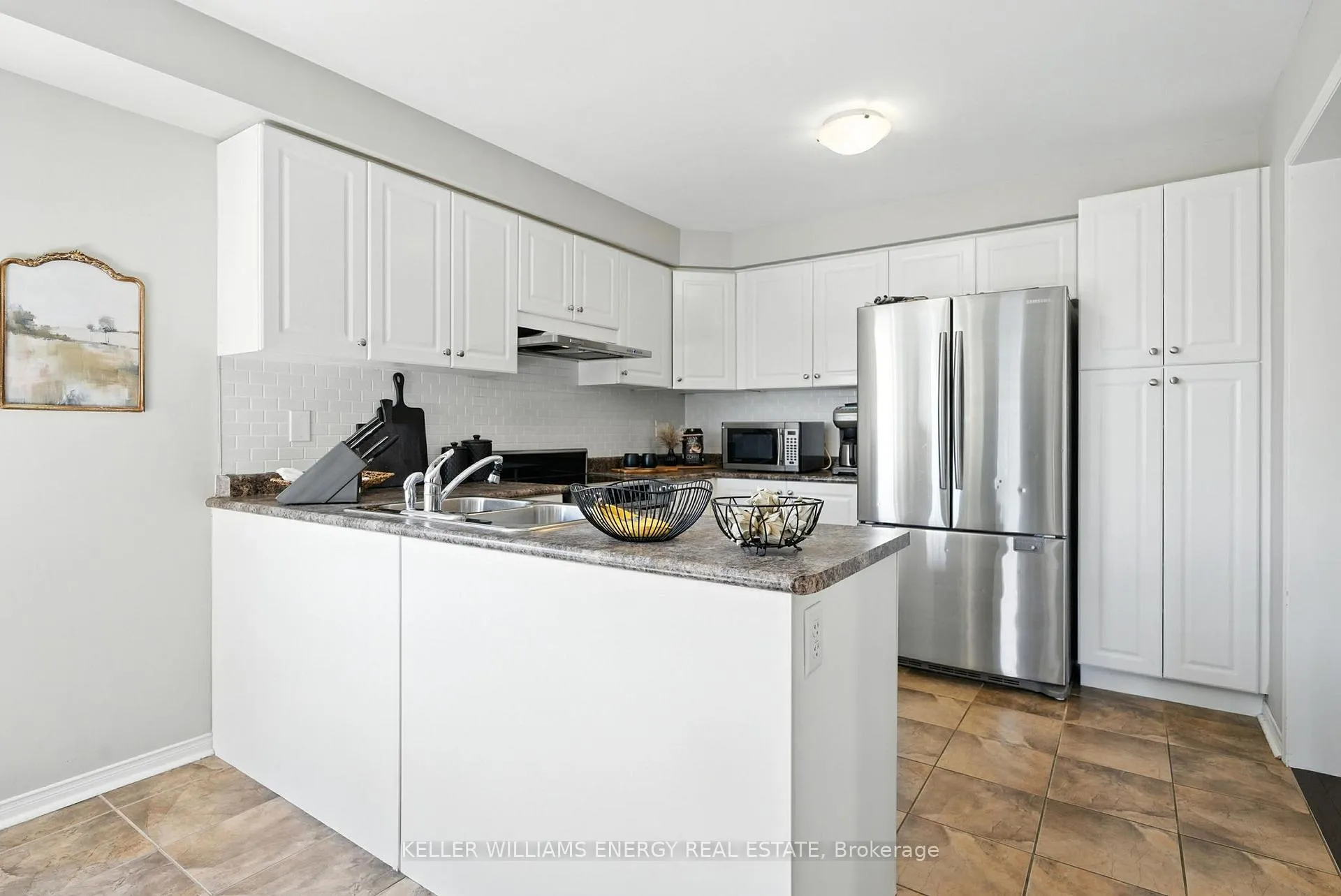 Photo 3 of 1345 Woodstream Avenue, Oshawa, Taunton — HOMEH