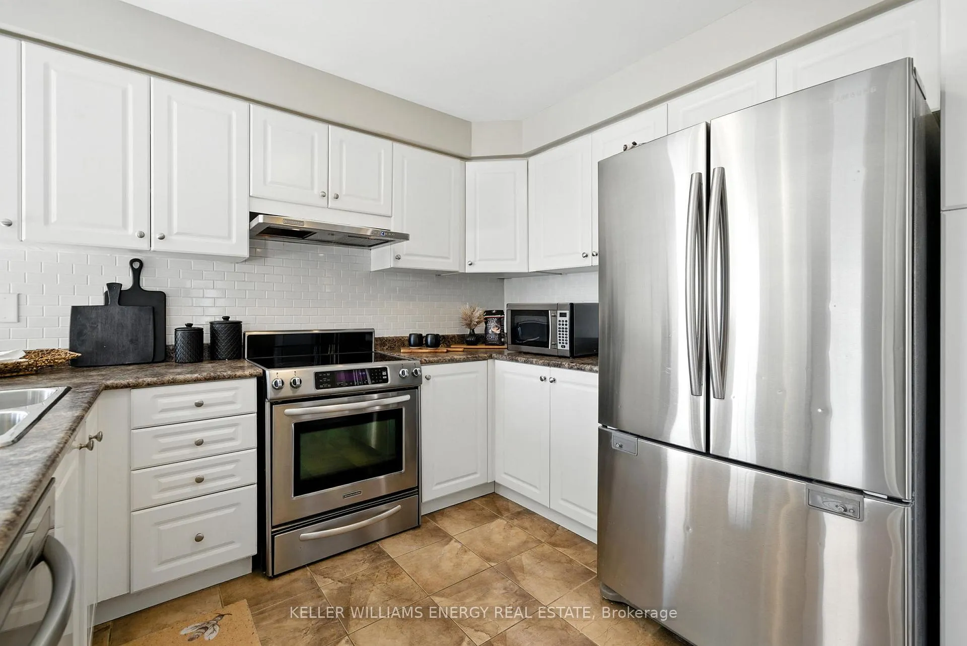 Photo 4 of 1345 Woodstream Avenue, Oshawa, Taunton — HOMEH