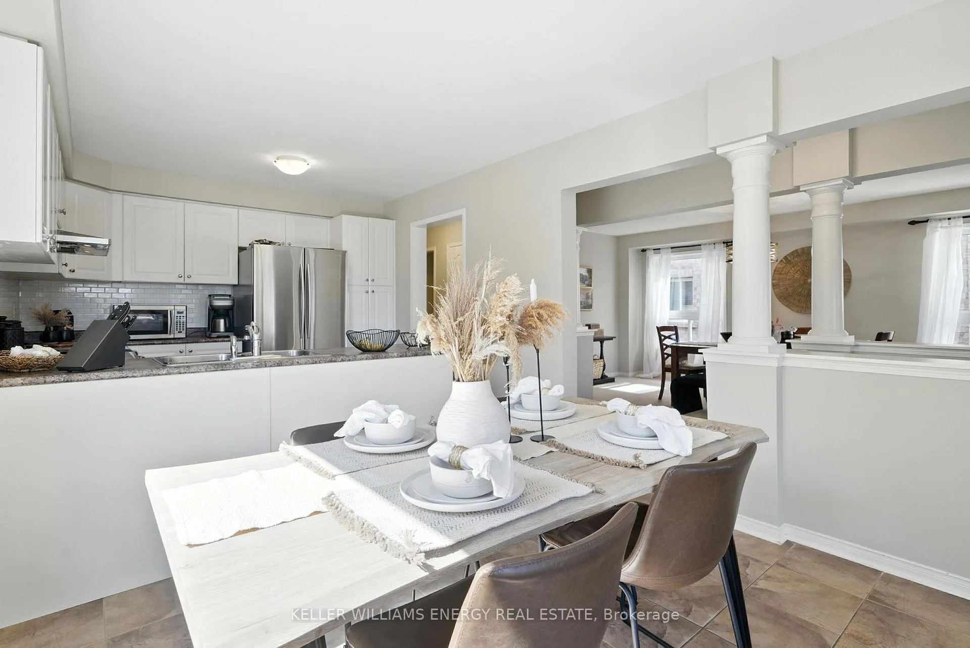 Photo 5 of 1345 Woodstream Avenue, Oshawa, Taunton — HOMEH