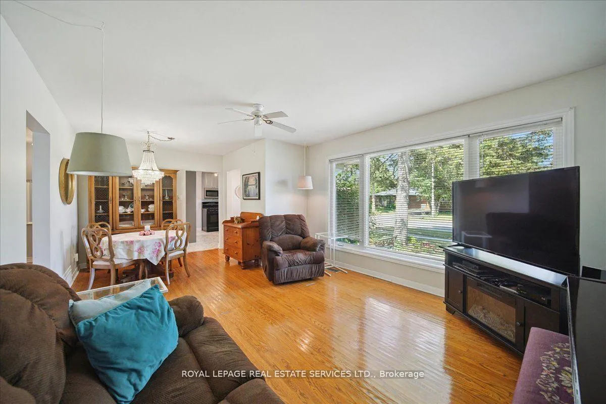 Photo 4 of 155 Burcher Road, Ajax, South East — HOMEH