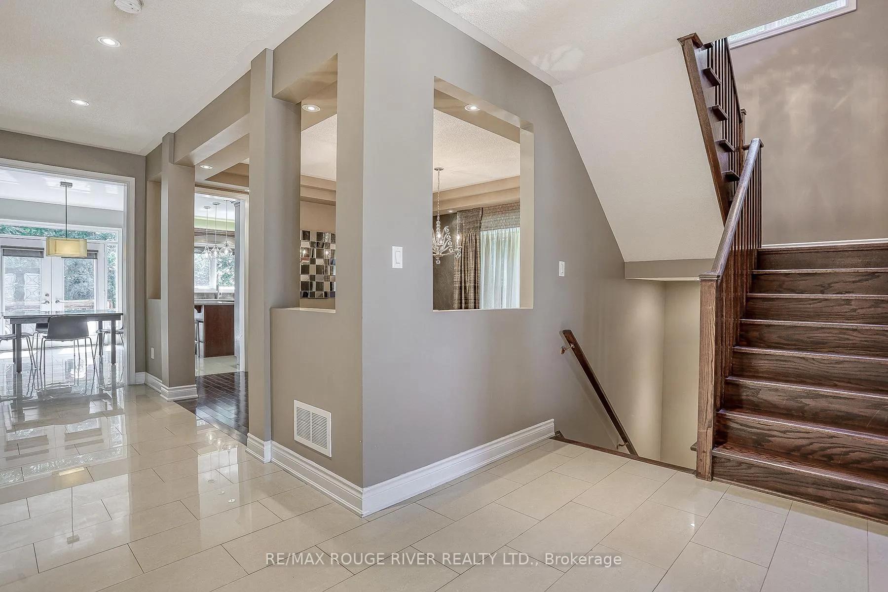 Photo 6 of 591 Maitland Drive, Pickering, Rosebank — HOMEH