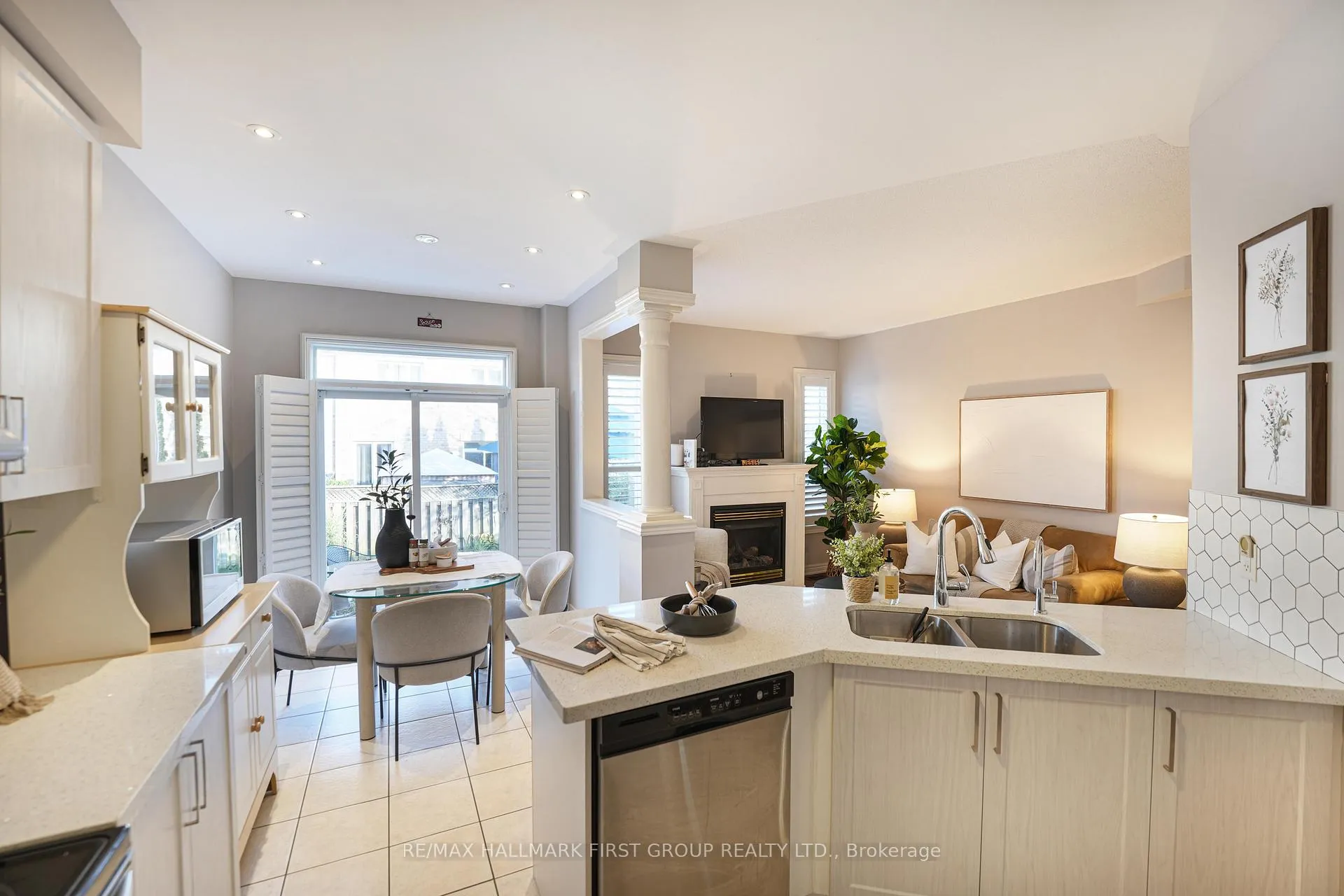 Photo 14 of 335 Strouds Lane, Pickering, Highbush — HOMEH