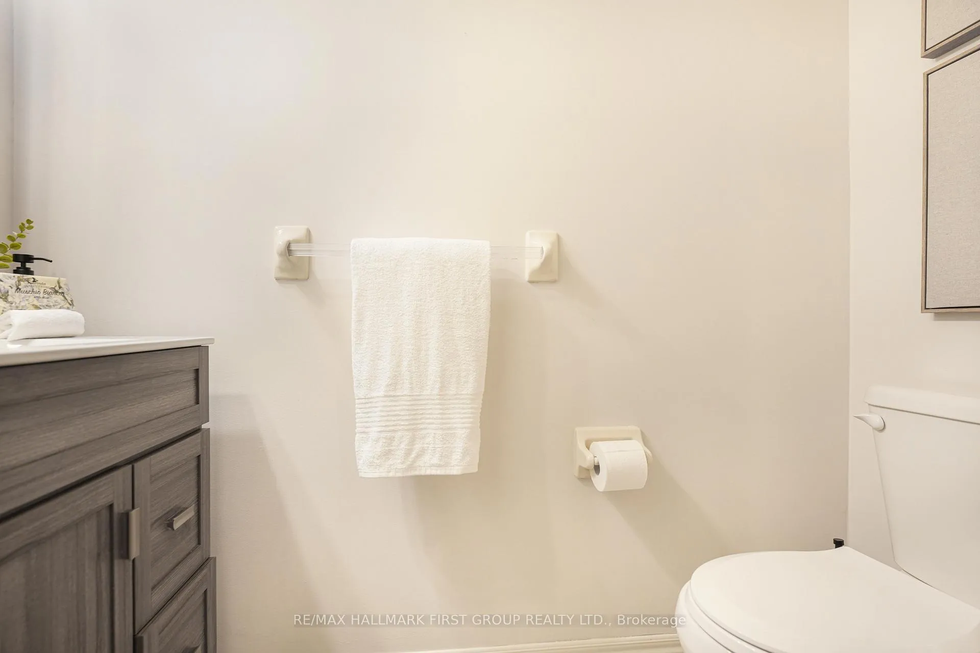 Photo 16 of 335 Strouds Lane, Pickering, Highbush — HOMEH
