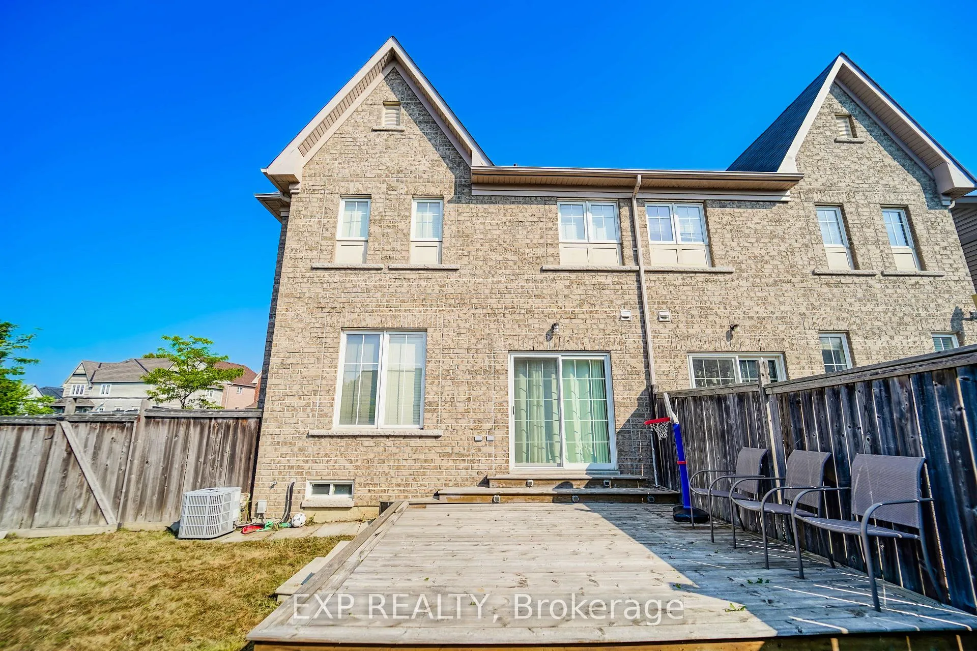 Photo 5 of 47 Westray Crescent, Ajax, Northeast Ajax — HOMEH