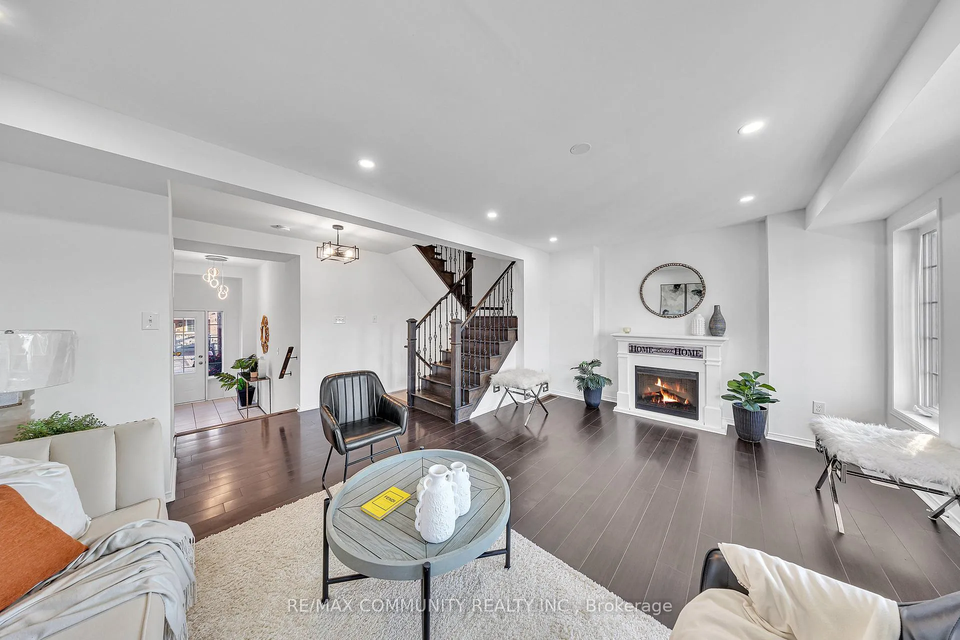 Photo 14 of 473 Rossland Road E, Ajax, Central East — HOMEH