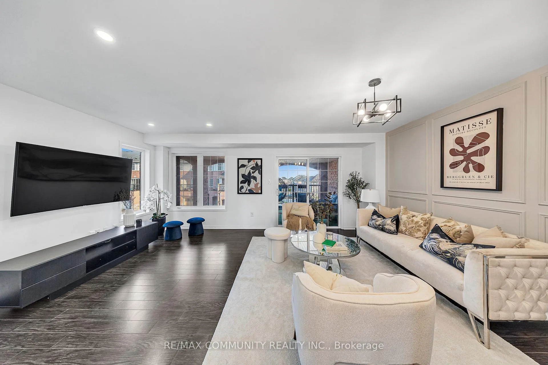 Photo 16 of 473 Rossland Road E, Ajax, Central East — HOMEH