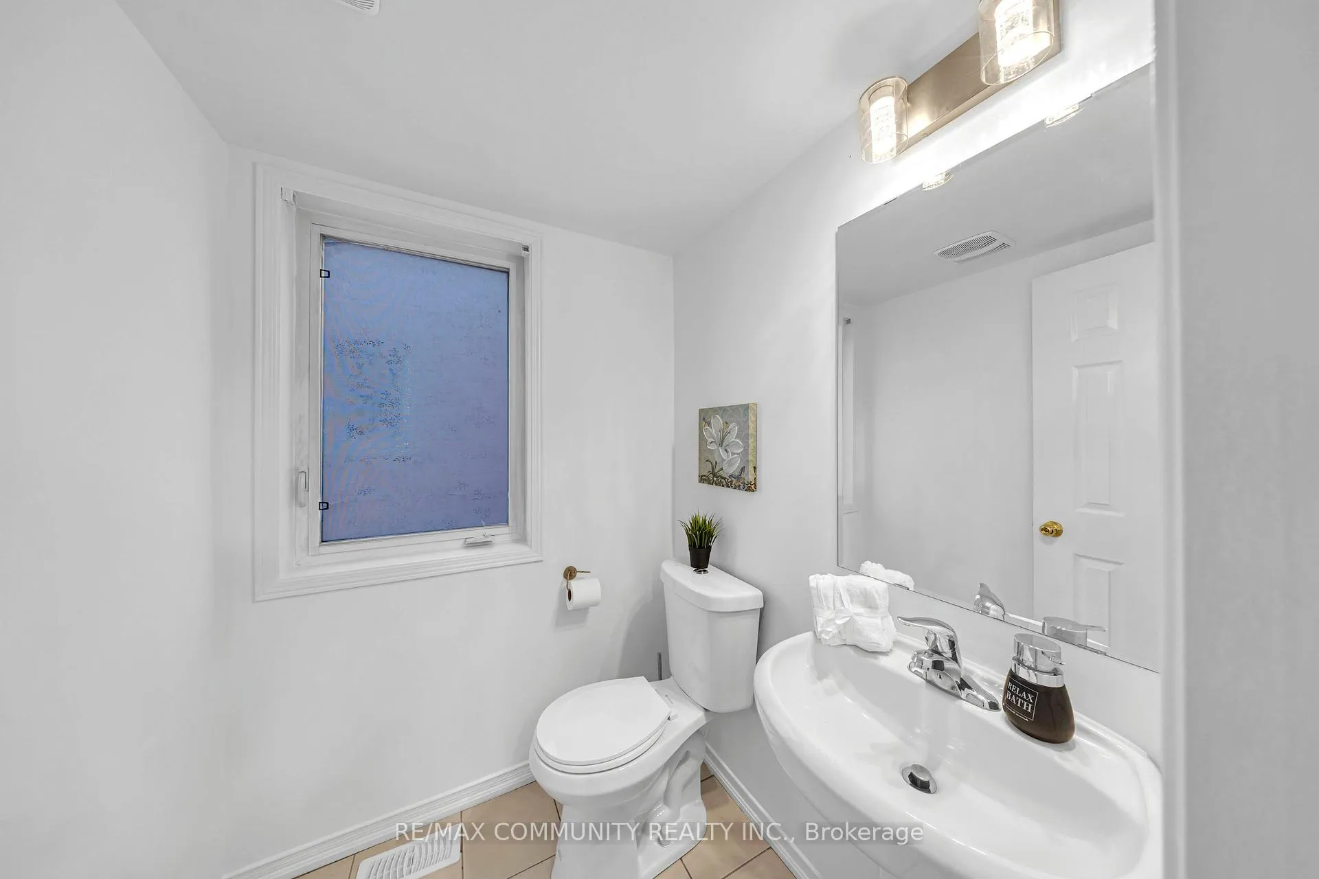 Photo 20 of 473 Rossland Road E, Ajax, Central East — HOMEH