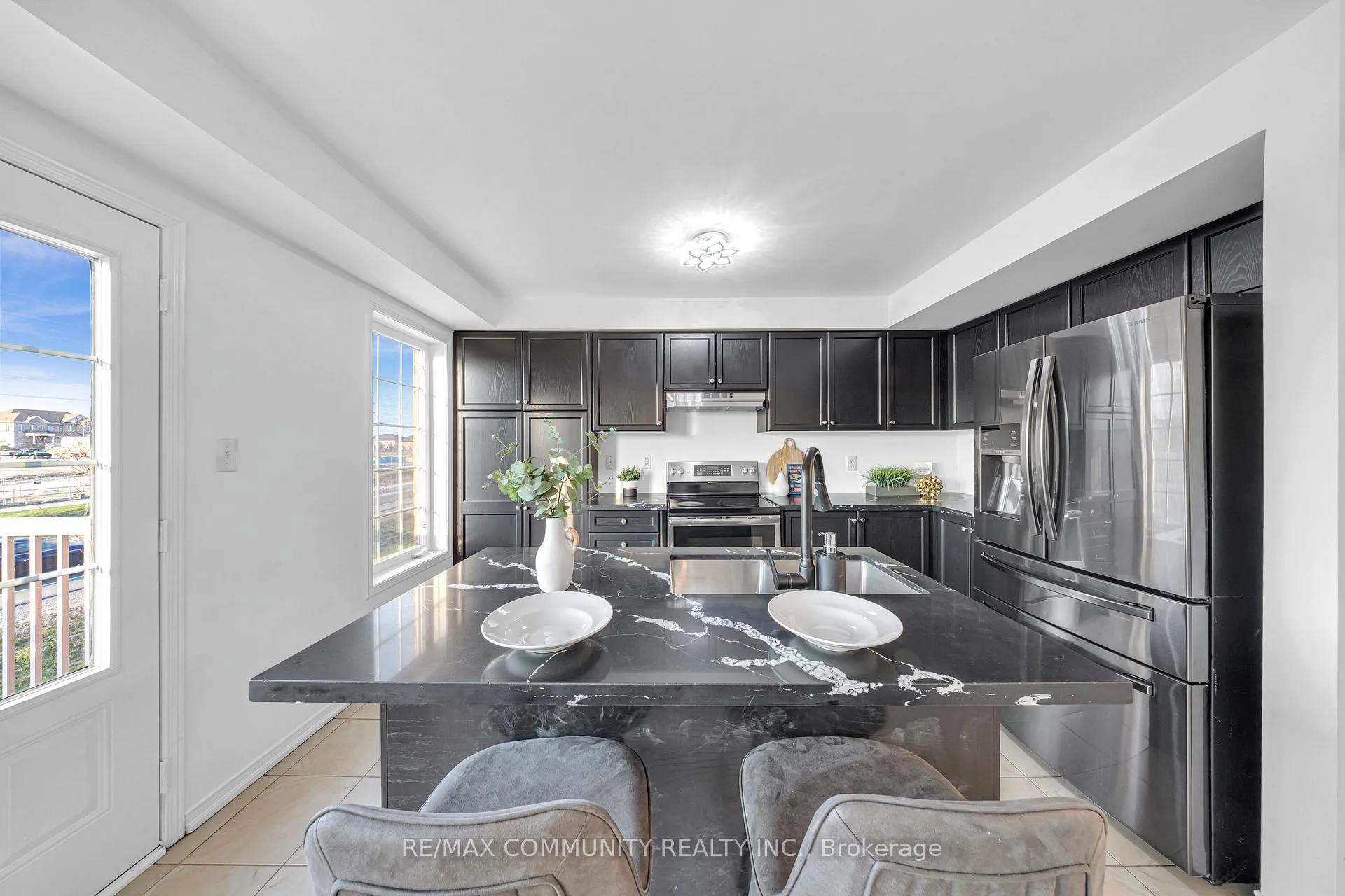Photo 22 of 473 Rossland Road E, Ajax, Central East — HOMEH