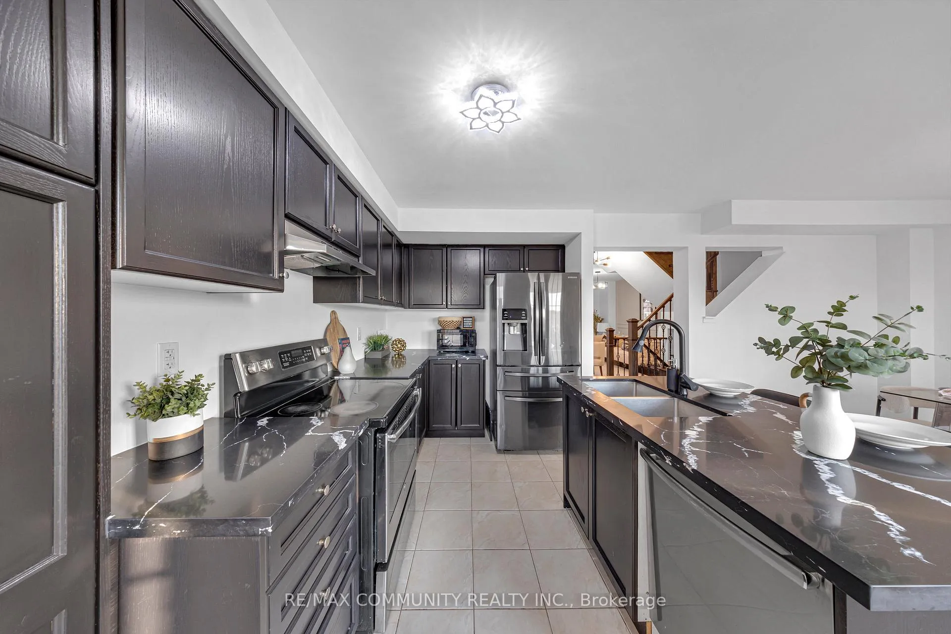 Photo 23 of 473 Rossland Road E, Ajax, Central East — HOMEH