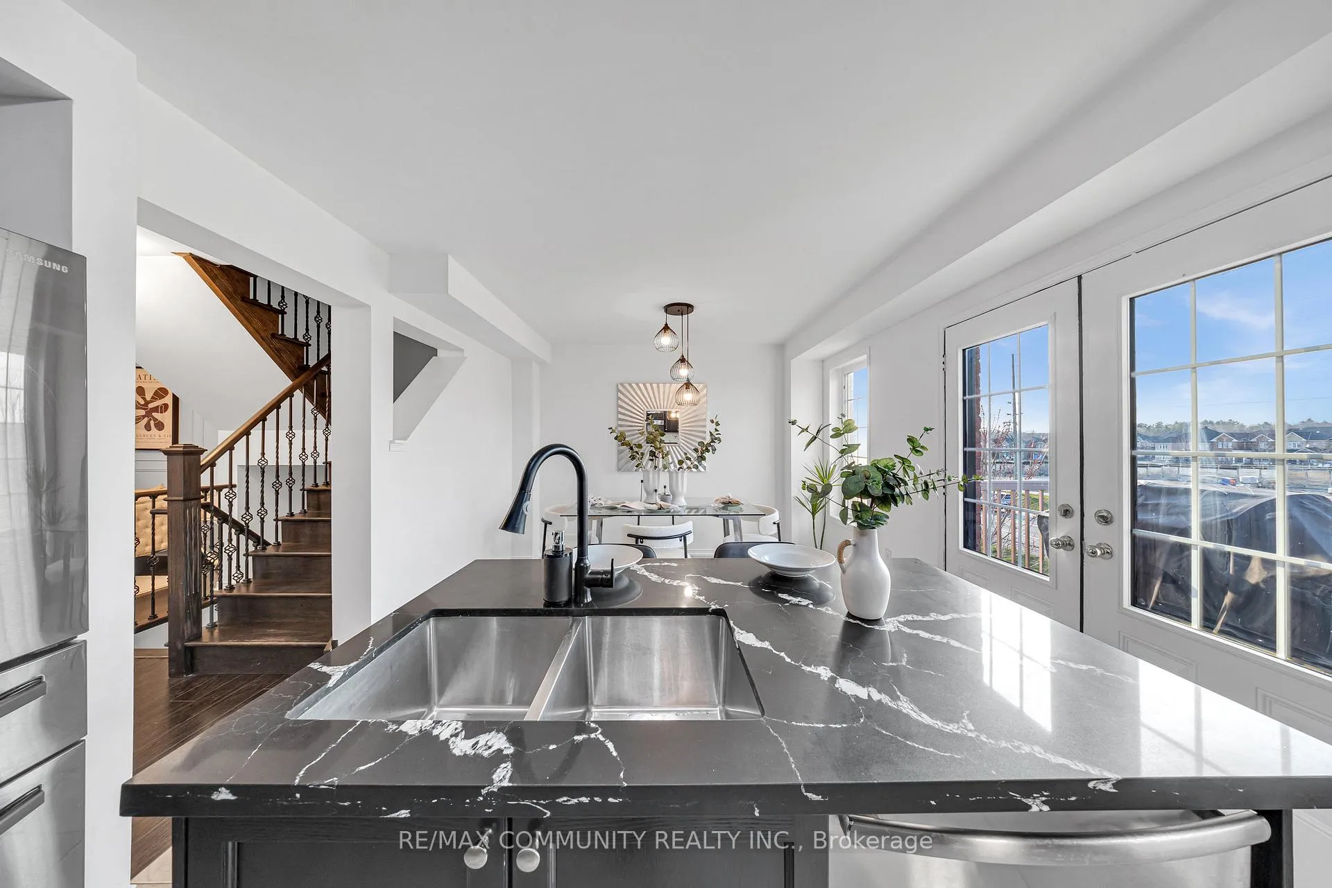 Photo 24 of 473 Rossland Road E, Ajax, Central East — HOMEH