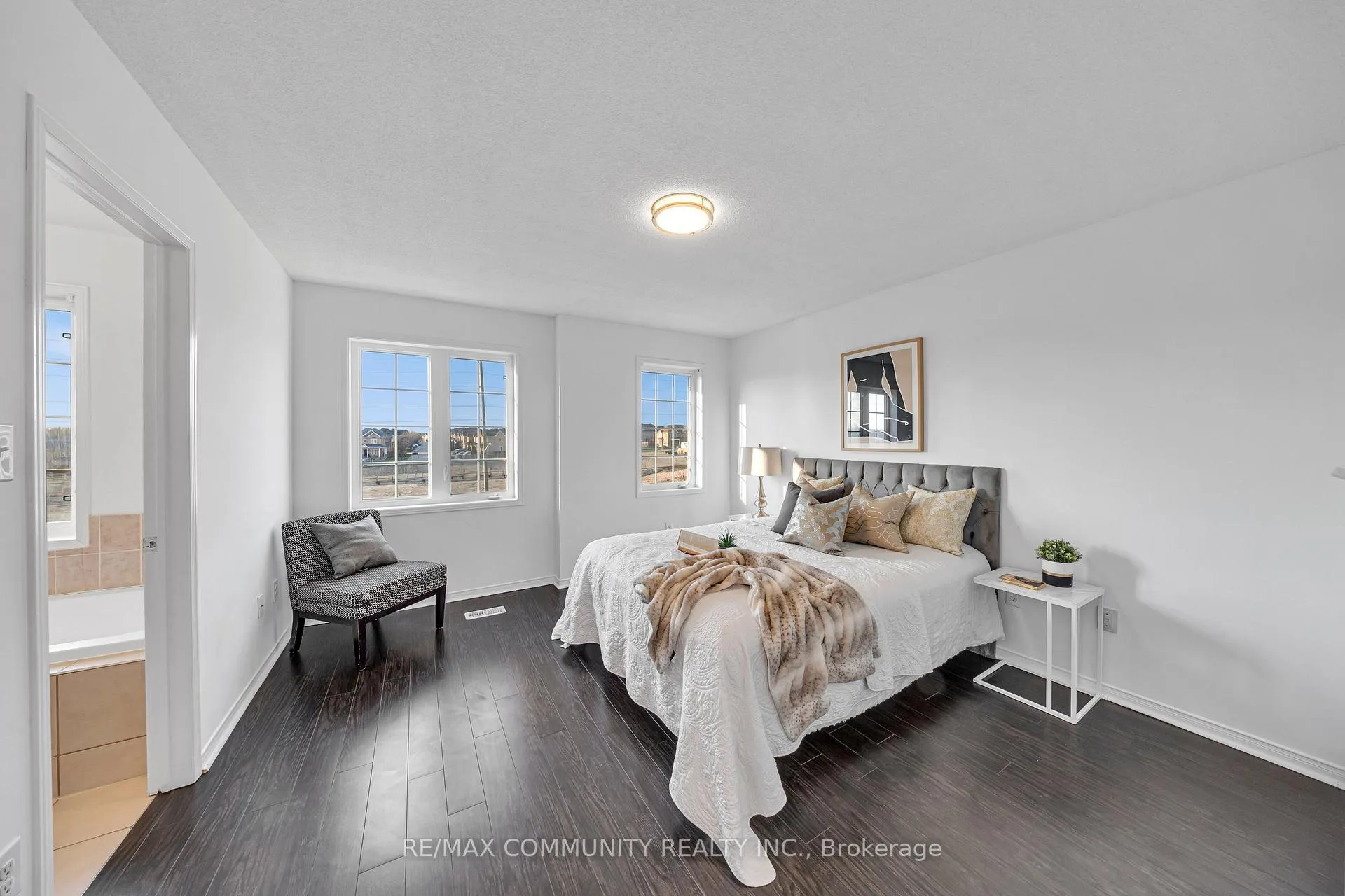 Photo 28 of 473 Rossland Road E, Ajax, Central East — HOMEH