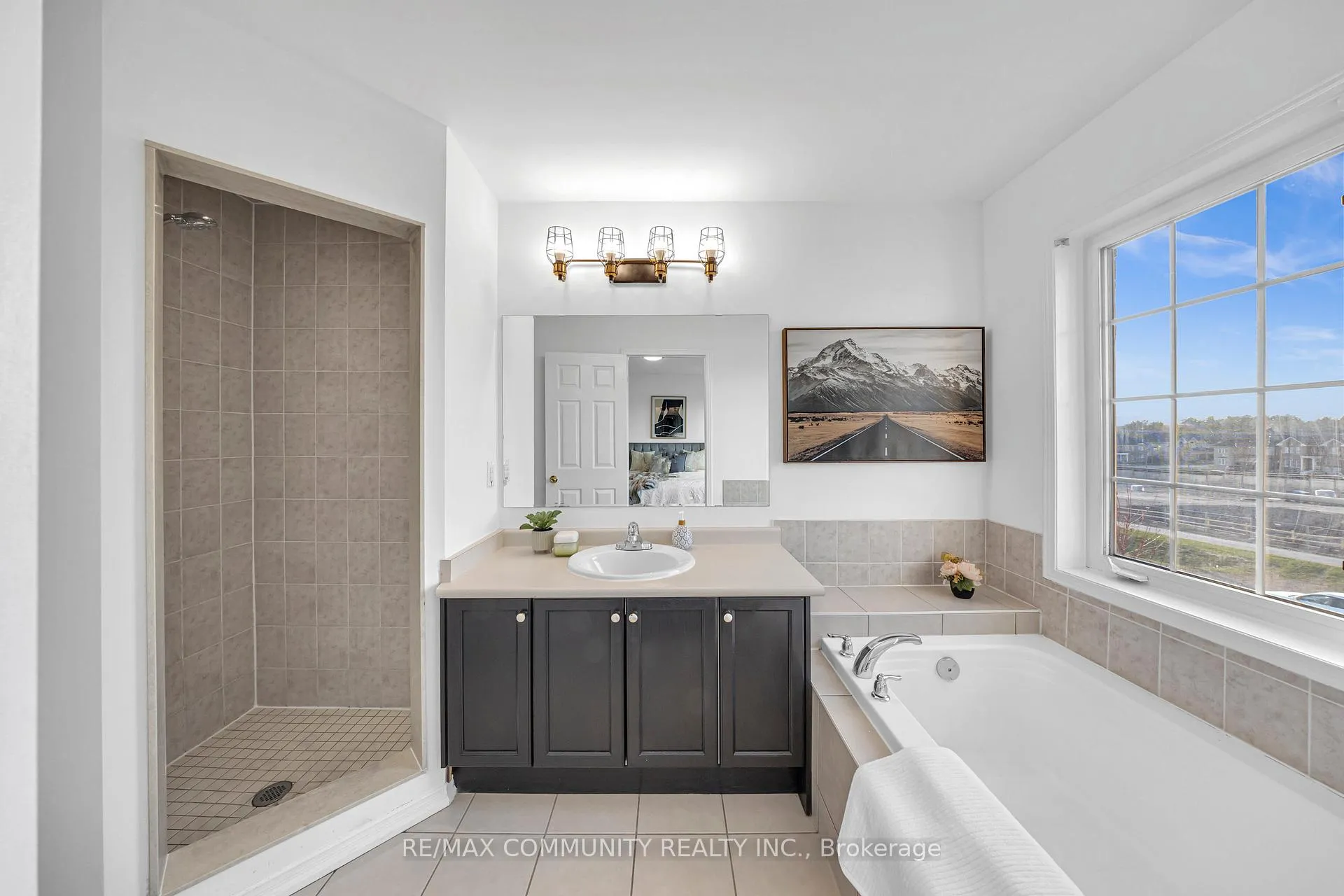 Photo 30 of 473 Rossland Road E, Ajax, Central East — HOMEH