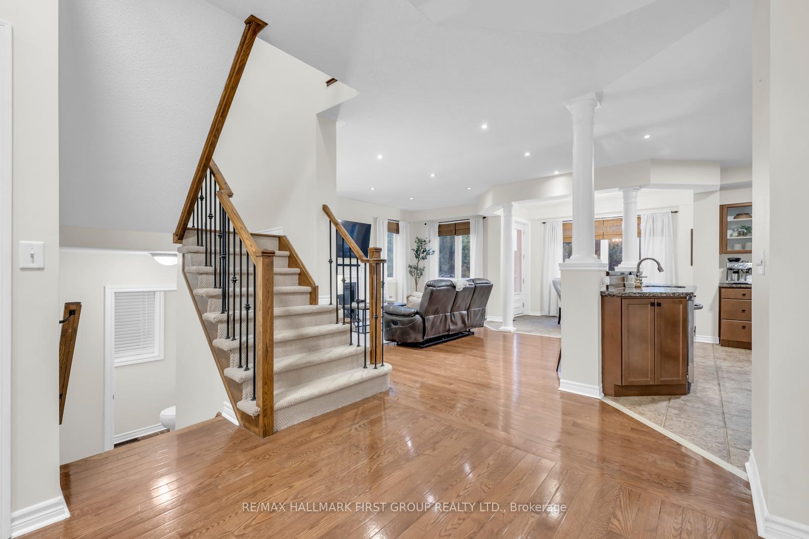 Photo 8 of 39 Baxter Street, Clarington, Bowmanville — HOMEH