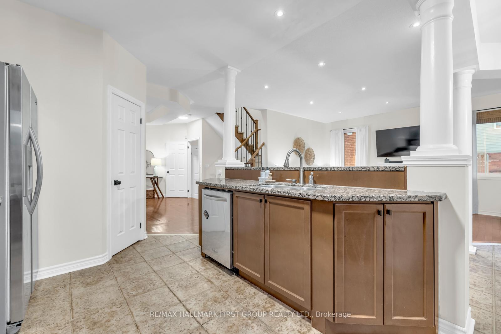 Photo 10 of 39 Baxter Street, Clarington, Bowmanville — HOMEH