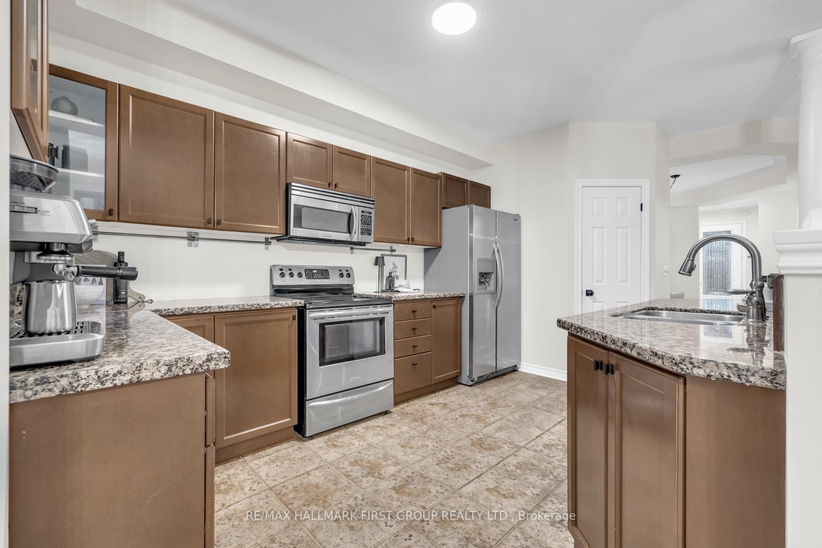 Photo 11 of 39 Baxter Street, Clarington, Bowmanville — HOMEH