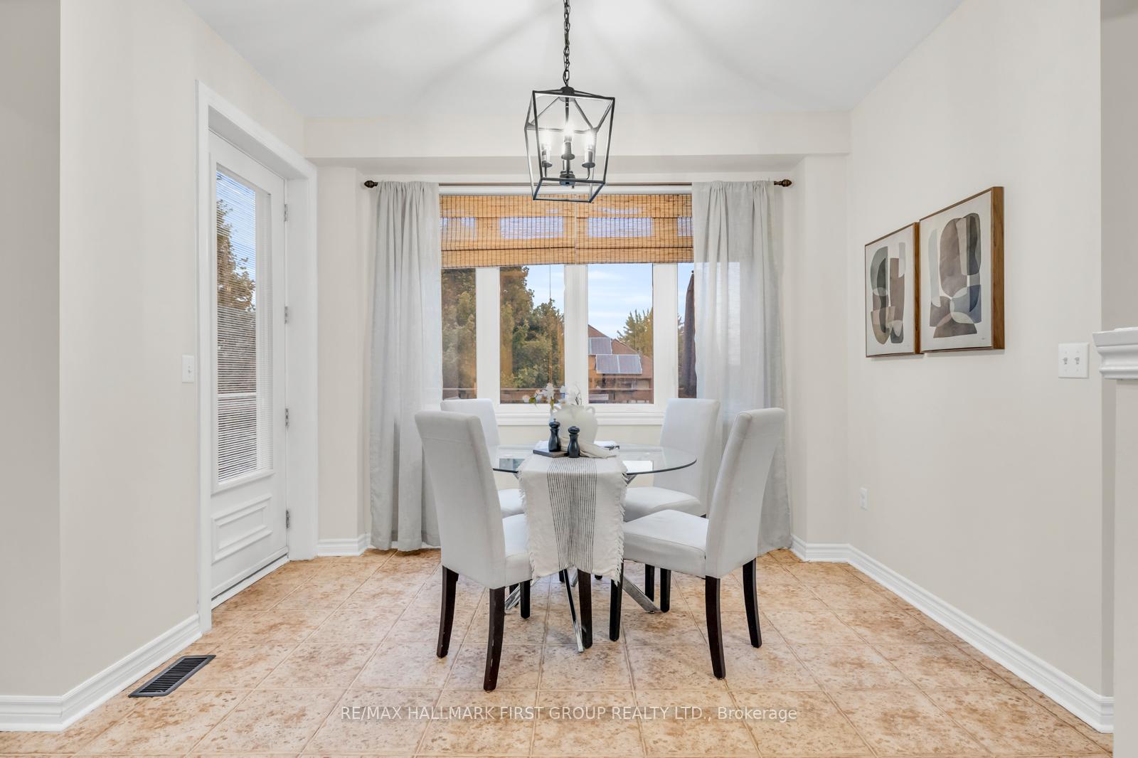 Photo 12 of 39 Baxter Street, Clarington, Bowmanville — HOMEH
