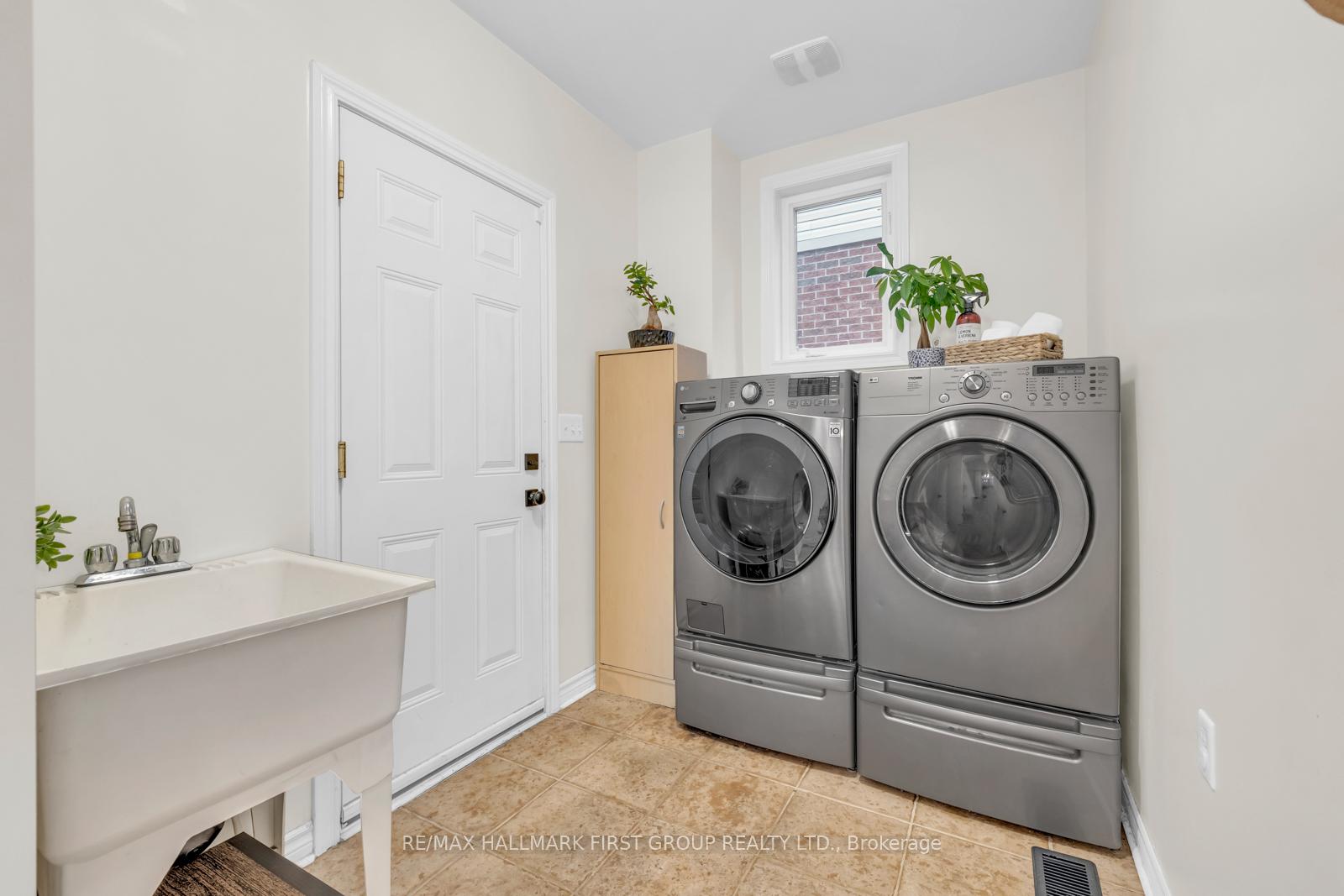 Photo 18 of 39 Baxter Street, Clarington, Bowmanville — HOMEH