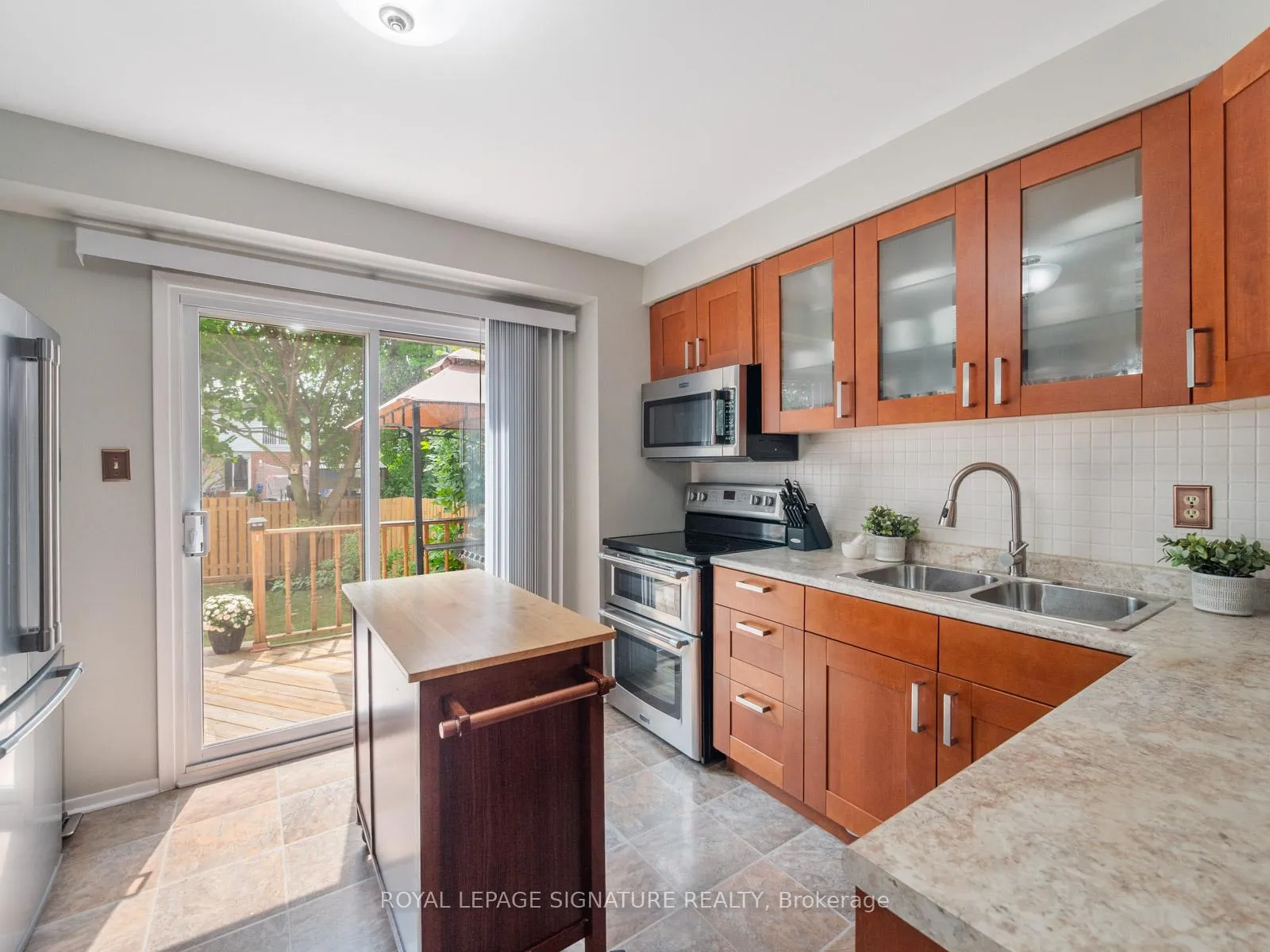 Photo 18 of 13 Hillhurst Crescent, Clarington, Courtice — HOMEH