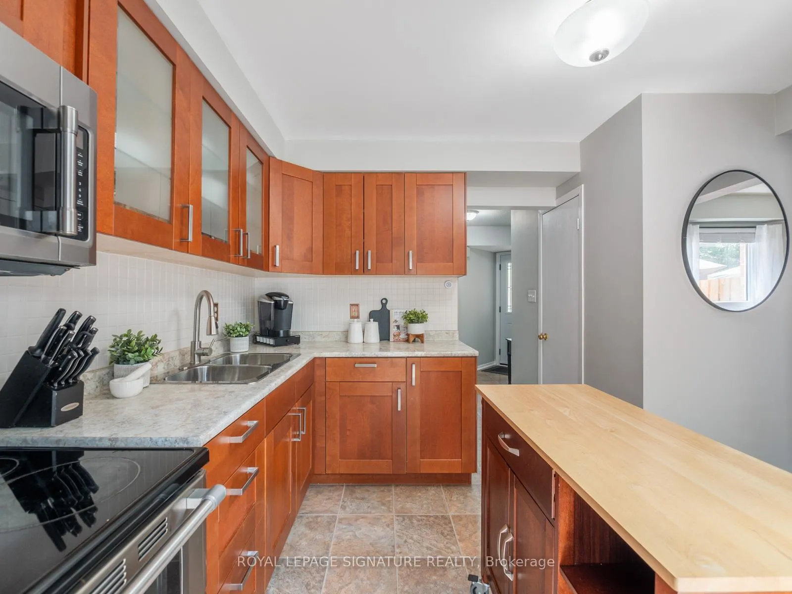 Photo 20 of 13 Hillhurst Crescent, Clarington, Courtice — HOMEH