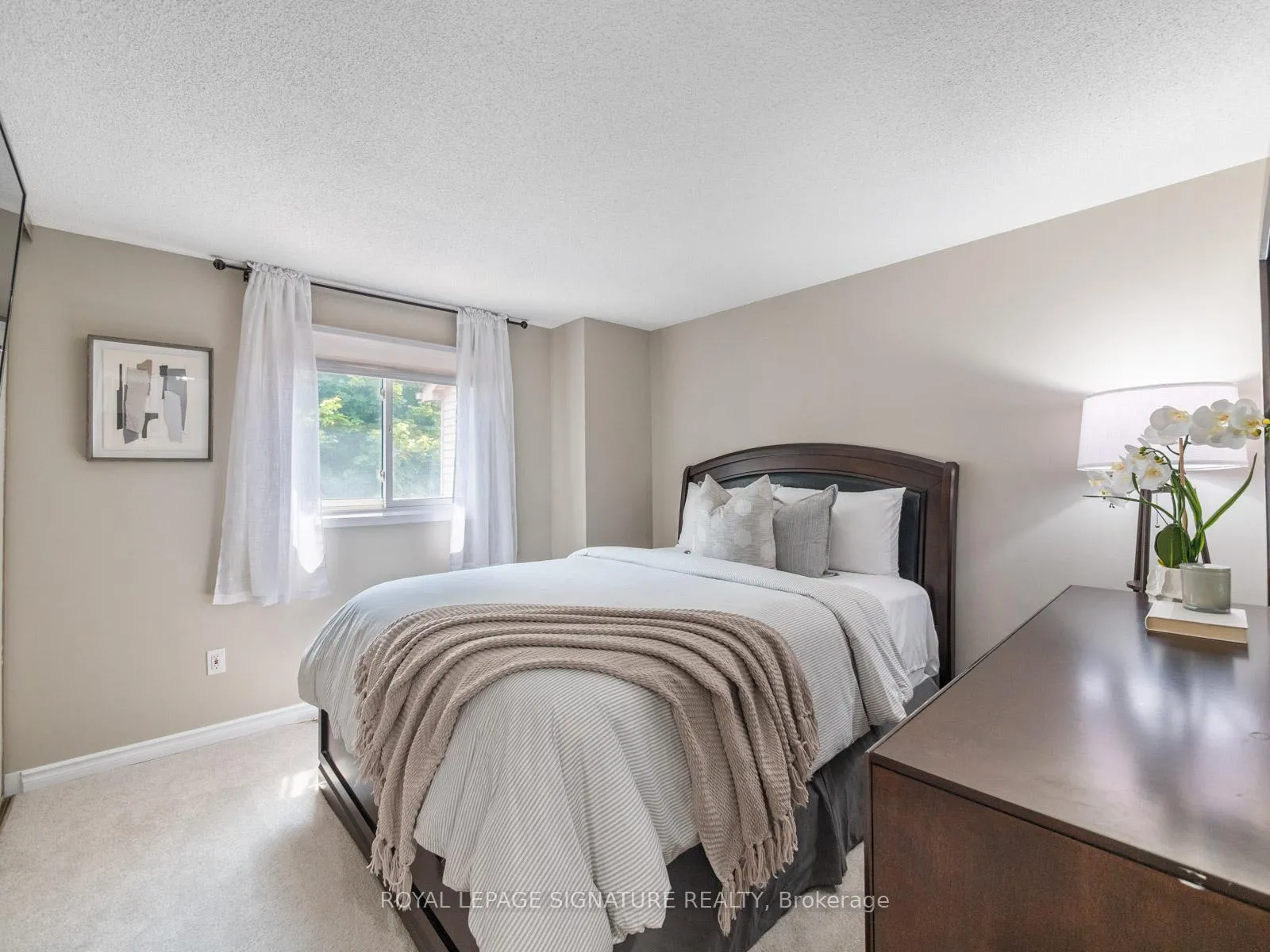 Photo 25 of 13 Hillhurst Crescent, Clarington, Courtice — HOMEH