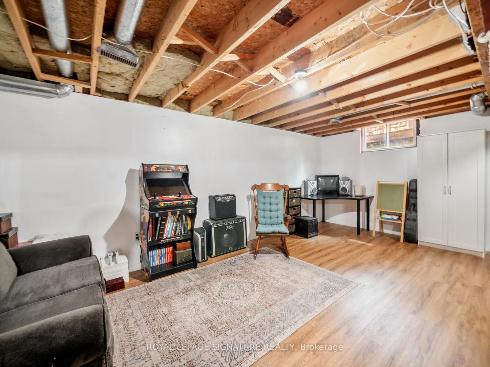 Photo 37 of 13 Hillhurst Crescent, Clarington, Courtice — HOMEH