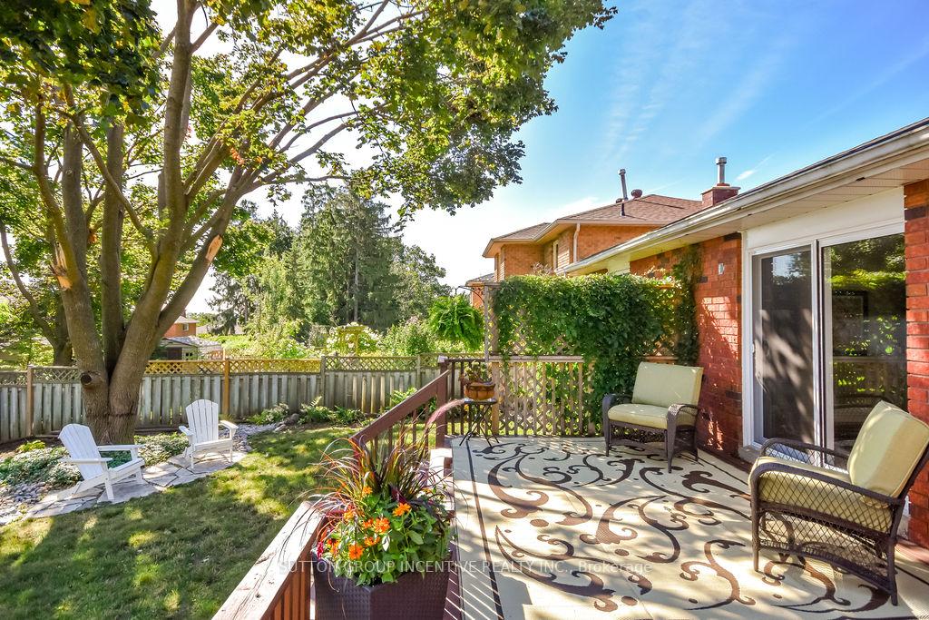 Photo 15 of 17 Kenny Crescent, Barrie, Letitia Heights — HOMEH