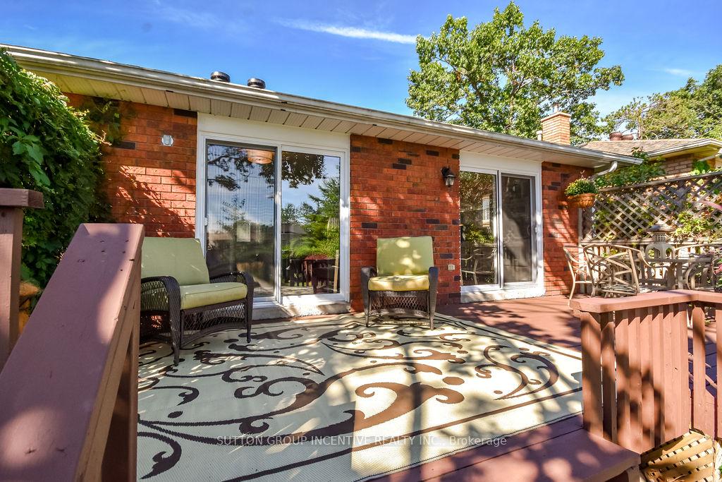 Photo 16 of 17 Kenny Crescent, Barrie, Letitia Heights — HOMEH
