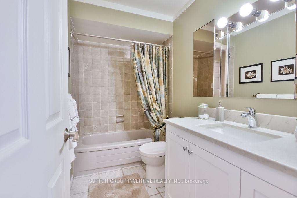 Photo 27 of 17 Kenny Crescent, Barrie, Letitia Heights — HOMEH