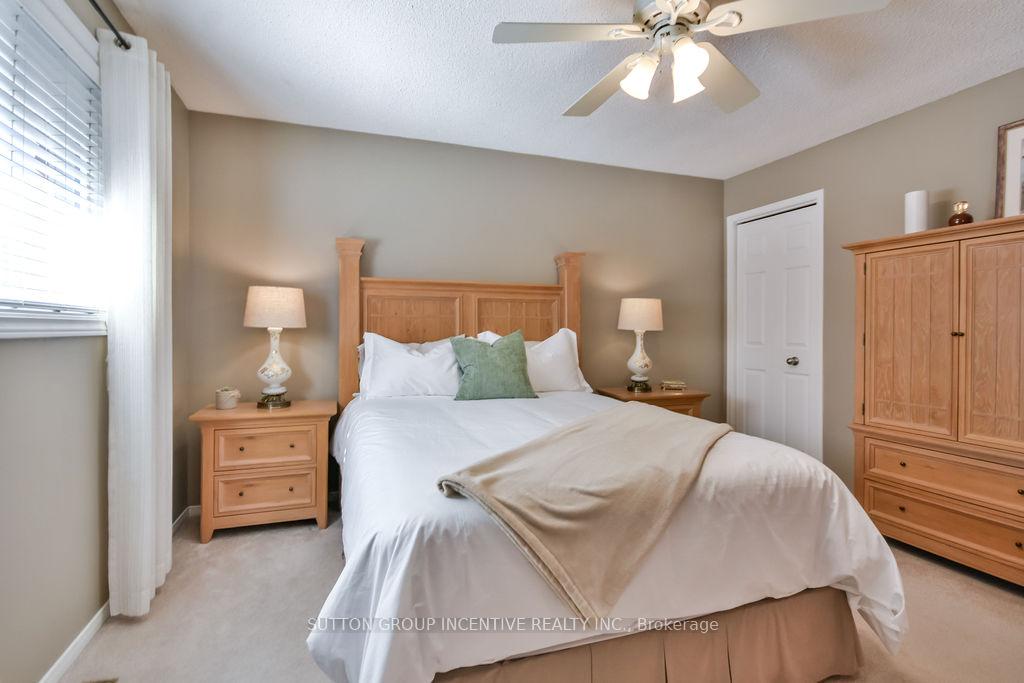 Photo 28 of 17 Kenny Crescent, Barrie, Letitia Heights — HOMEH