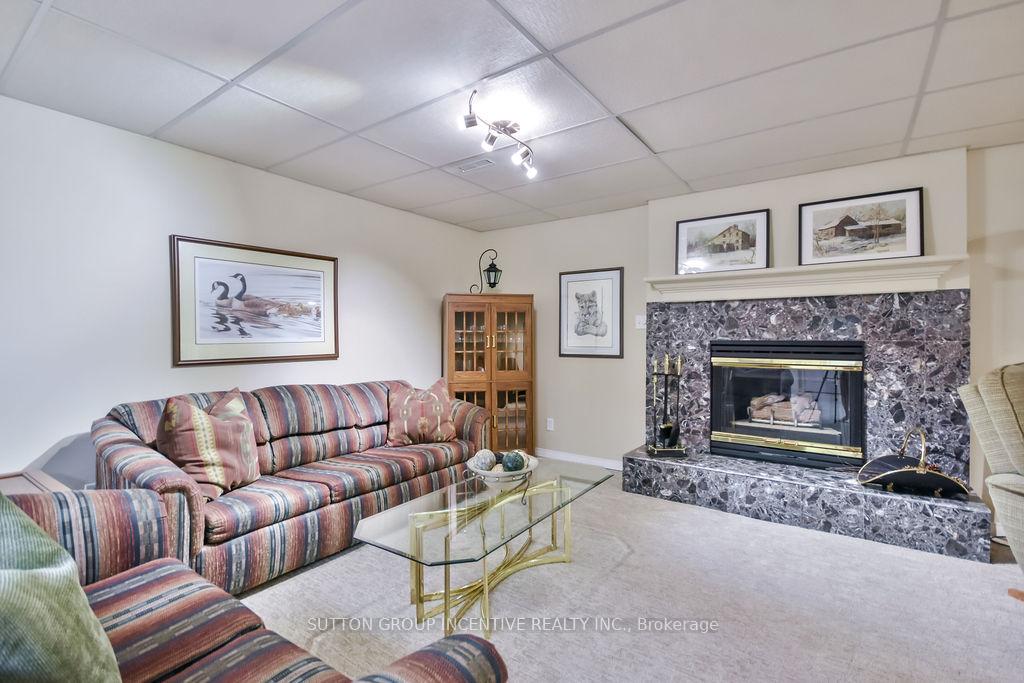 Photo 36 of 17 Kenny Crescent, Barrie, Letitia Heights — HOMEH