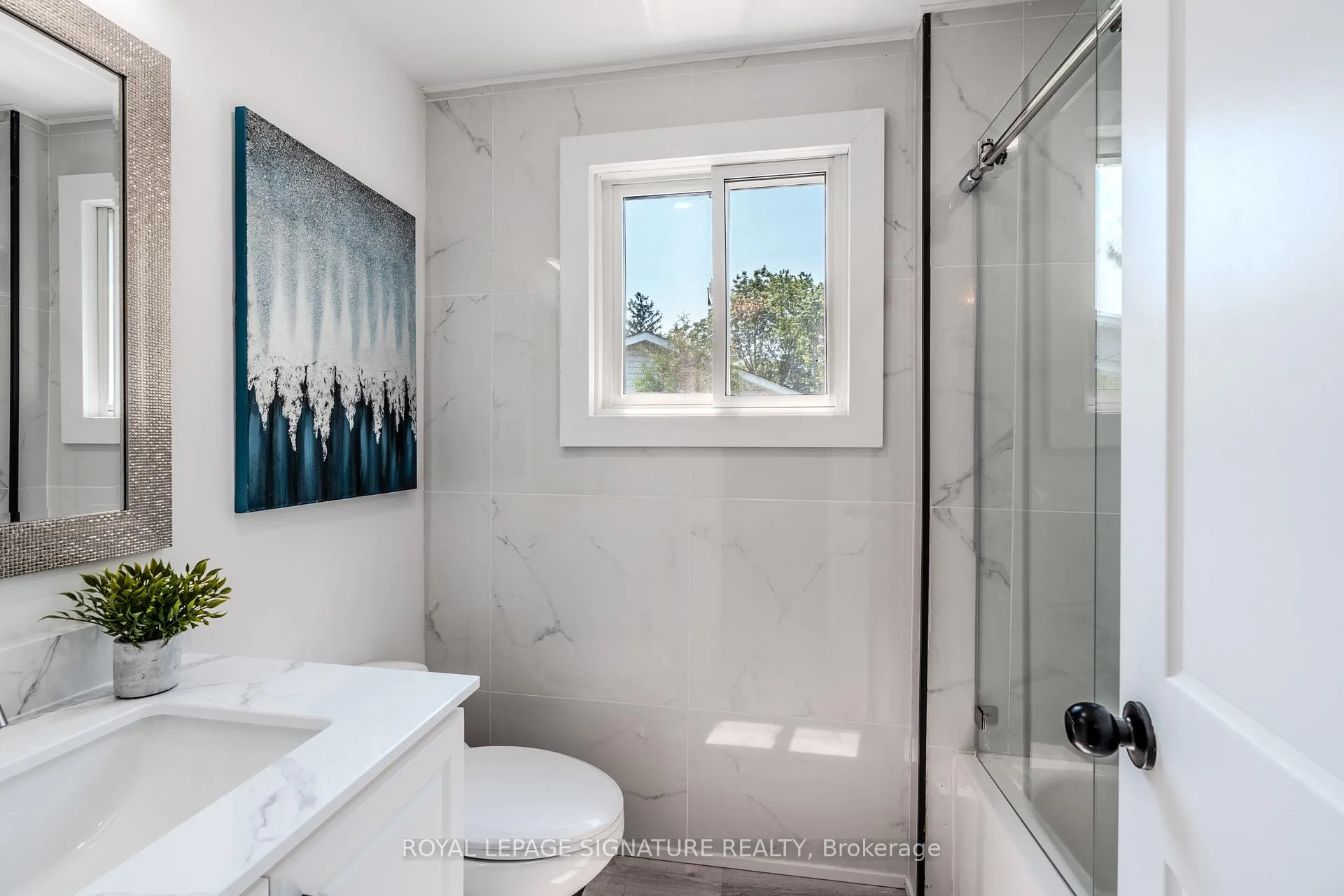 Photo 16 of 10 Grassmere Court, Oshawa, Lakeview — HOMEH