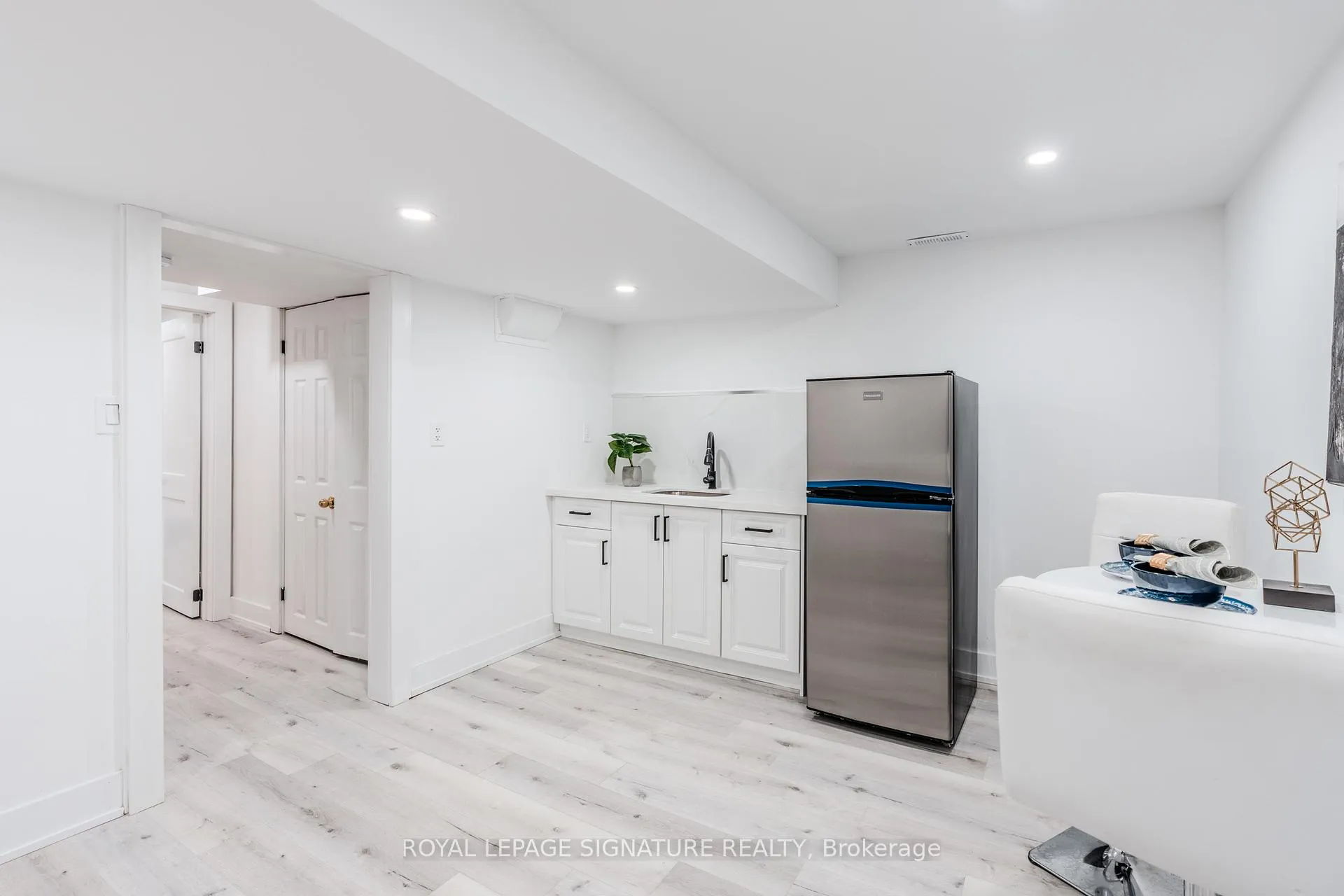 Photo 26 of 10 Grassmere Court, Oshawa, Lakeview — HOMEH