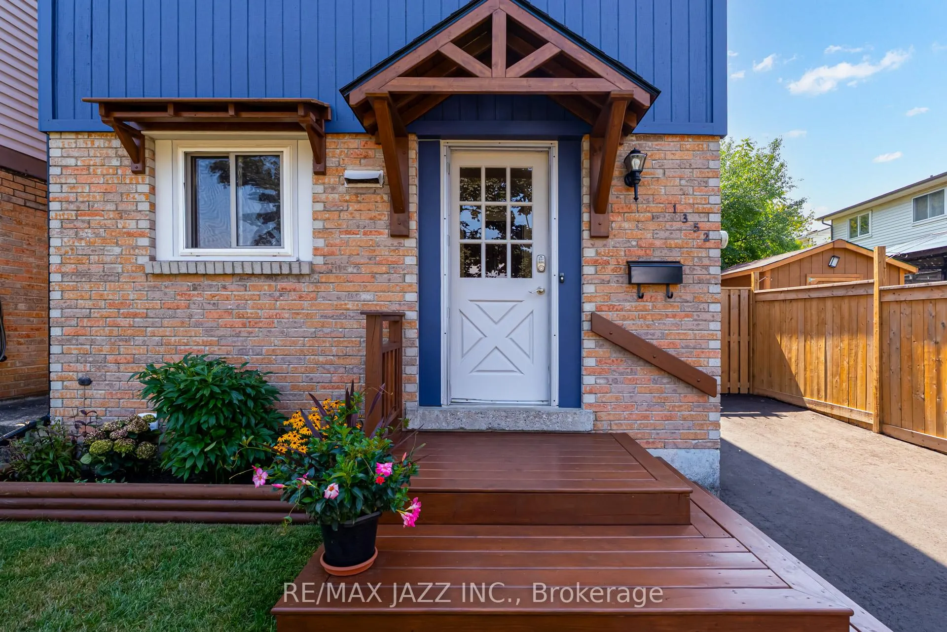 Photo 2 of 1352 Wecker Drive, Oshawa, Lakeview — HOMEH