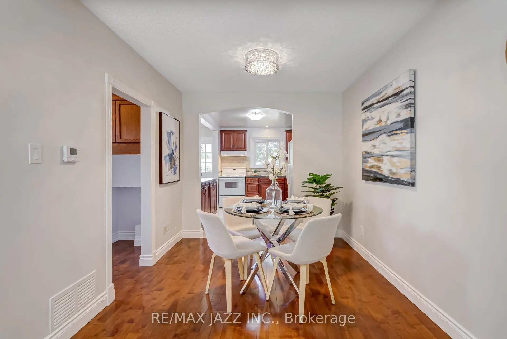 Photo 10 of 1352 Wecker Drive, Oshawa, Lakeview — HOMEH