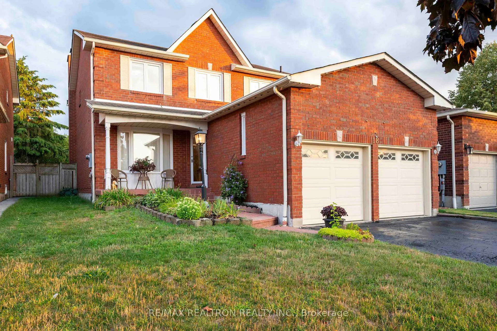 Photo 4 of 18 Turriff Crescent, Ajax, Central West — HOMEH