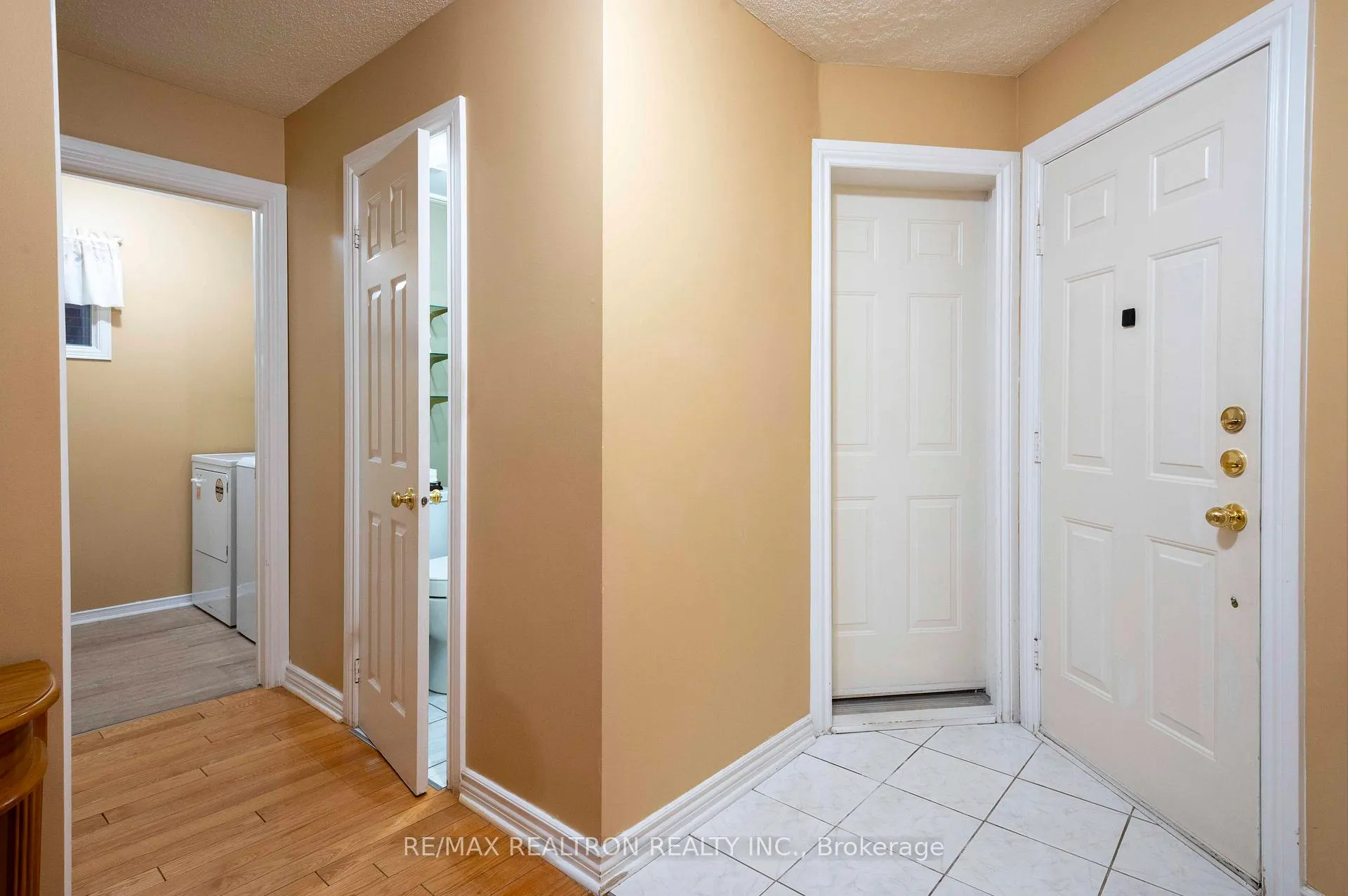 Photo 5 of 18 Turriff Crescent, Ajax, Central West — HOMEH