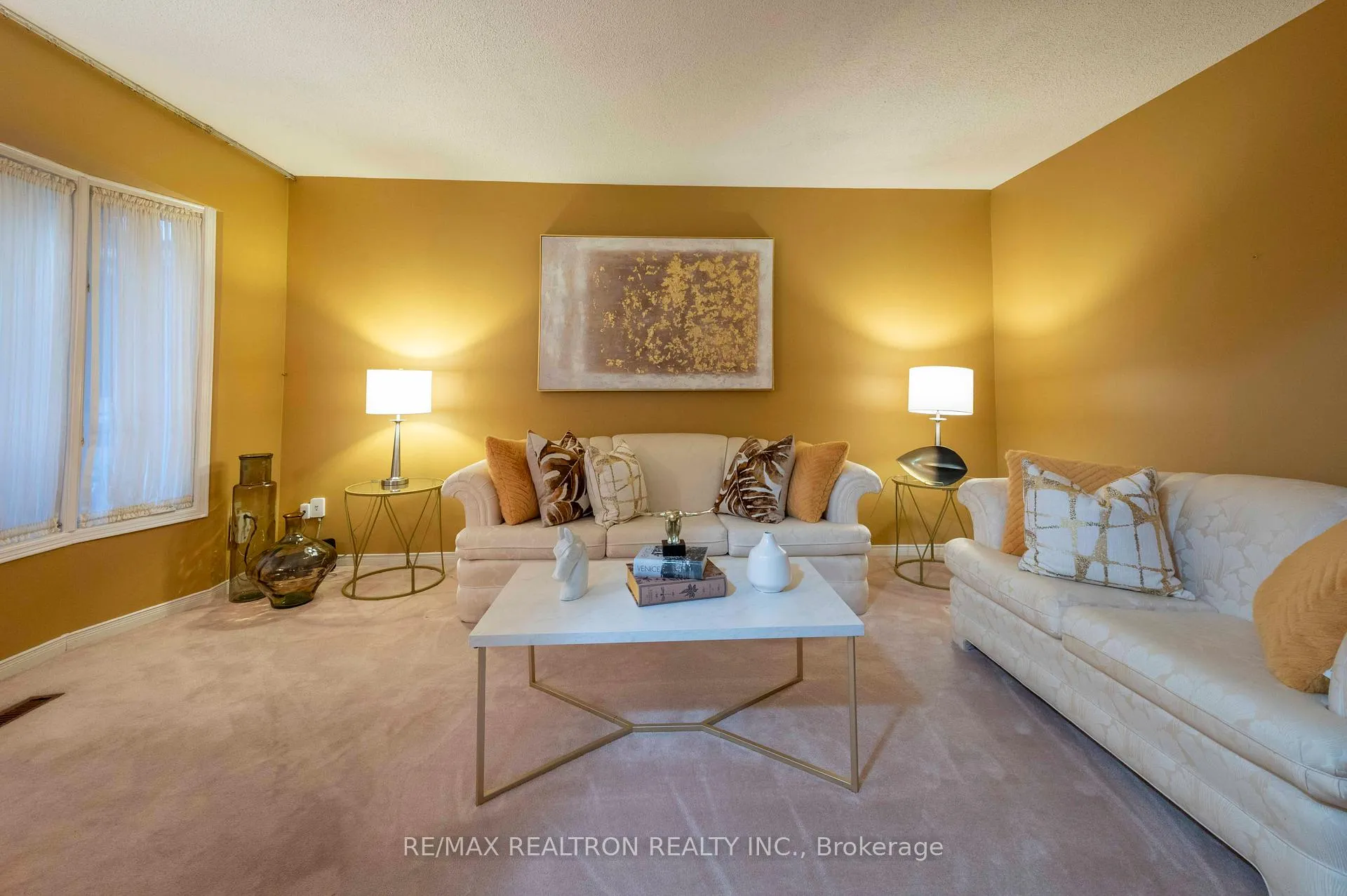 Photo 8 of 18 Turriff Crescent, Ajax, Central West — HOMEH
