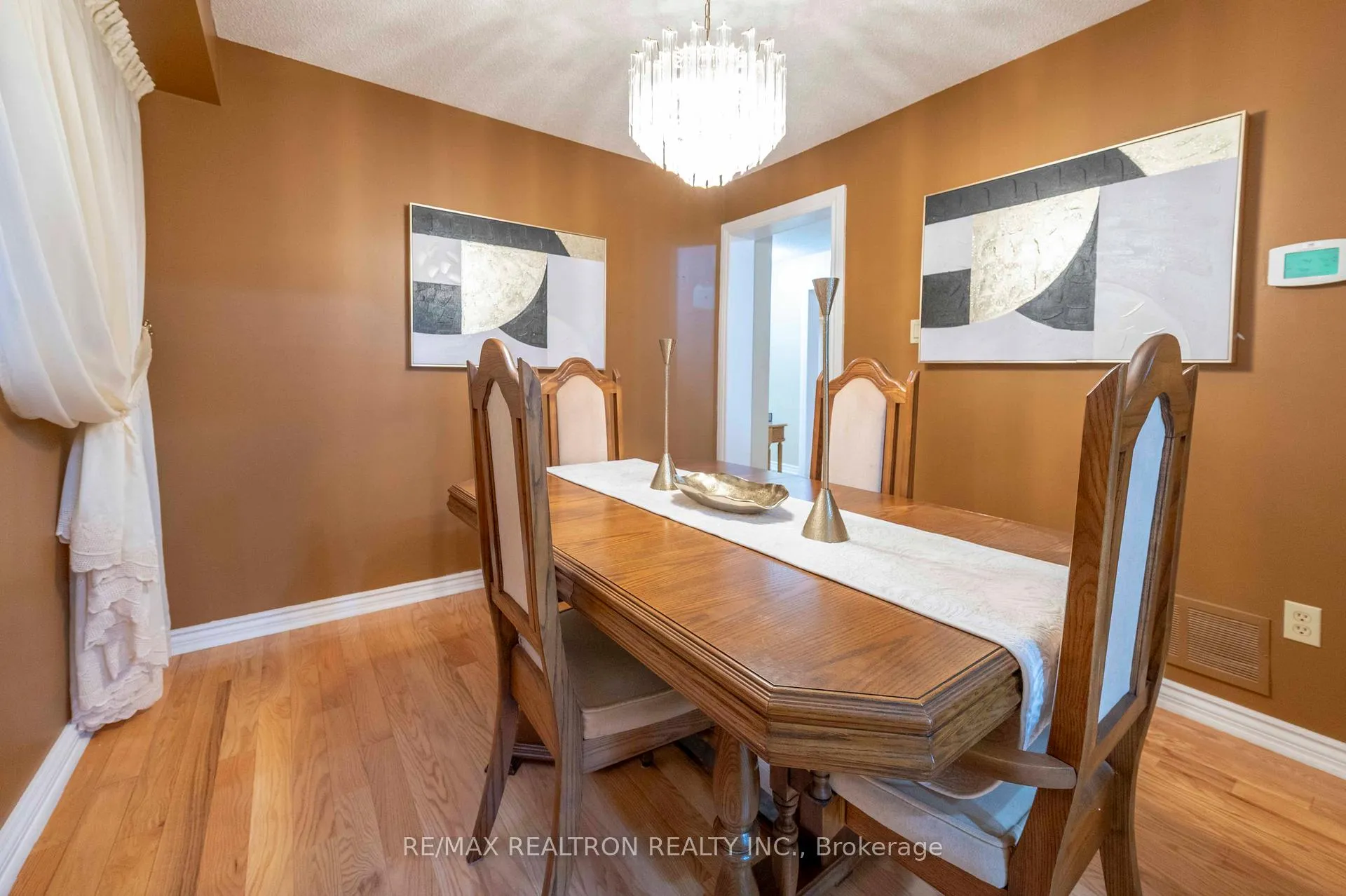 Photo 9 of 18 Turriff Crescent, Ajax, Central West — HOMEH