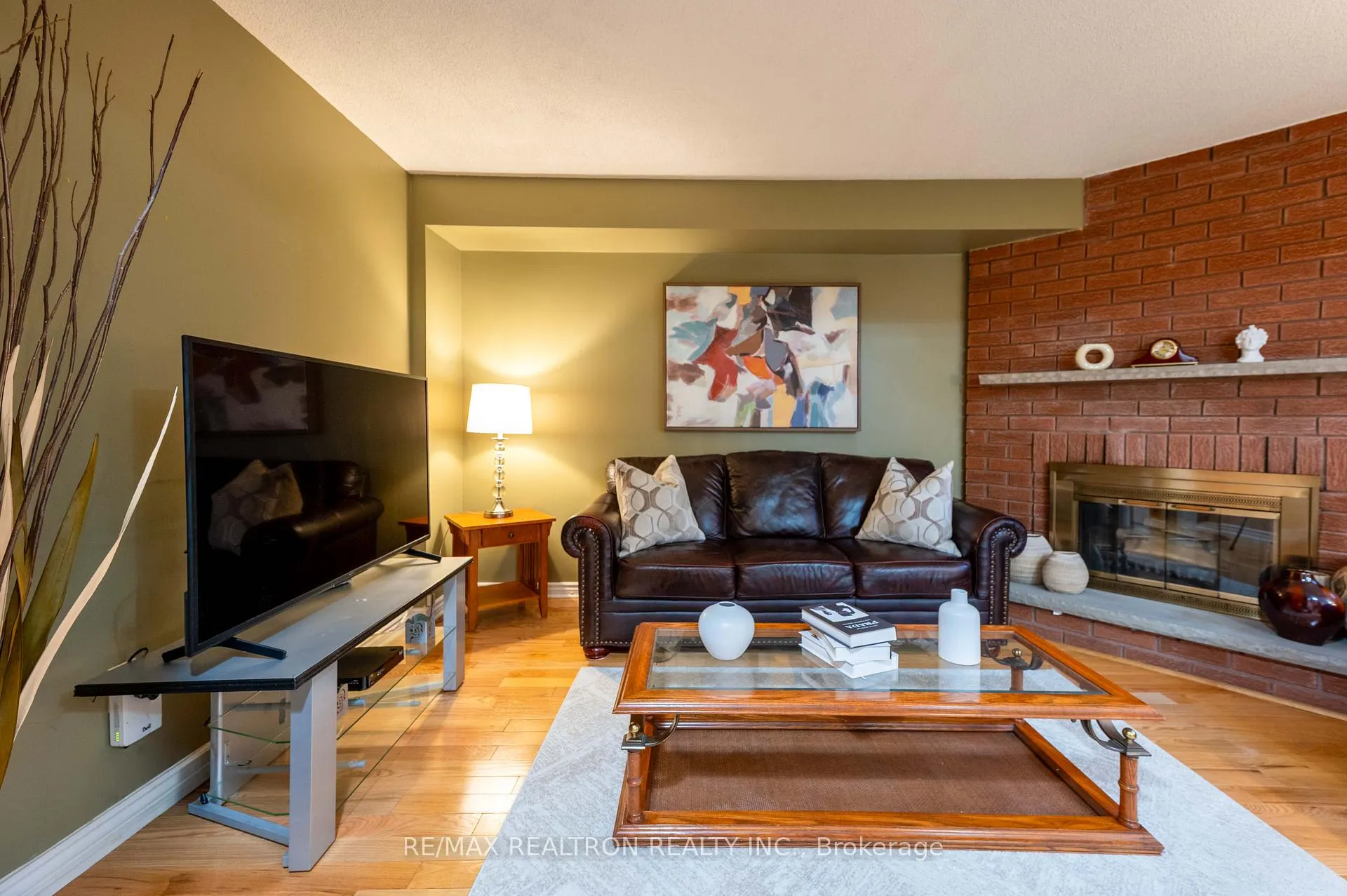 Photo 11 of 18 Turriff Crescent, Ajax, Central West — HOMEH
