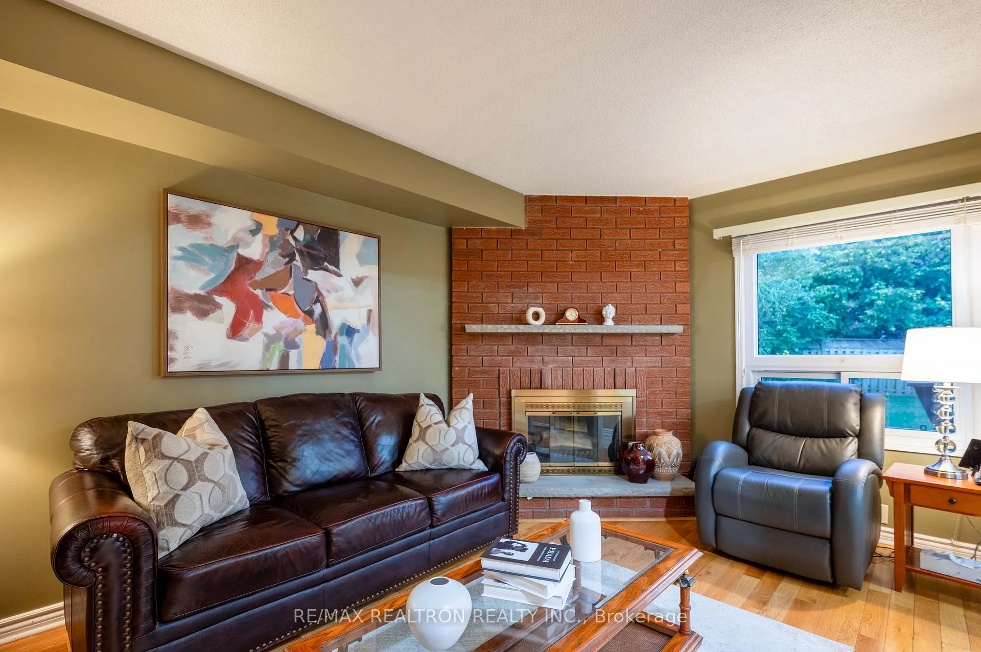 Photo 12 of 18 Turriff Crescent, Ajax, Central West — HOMEH