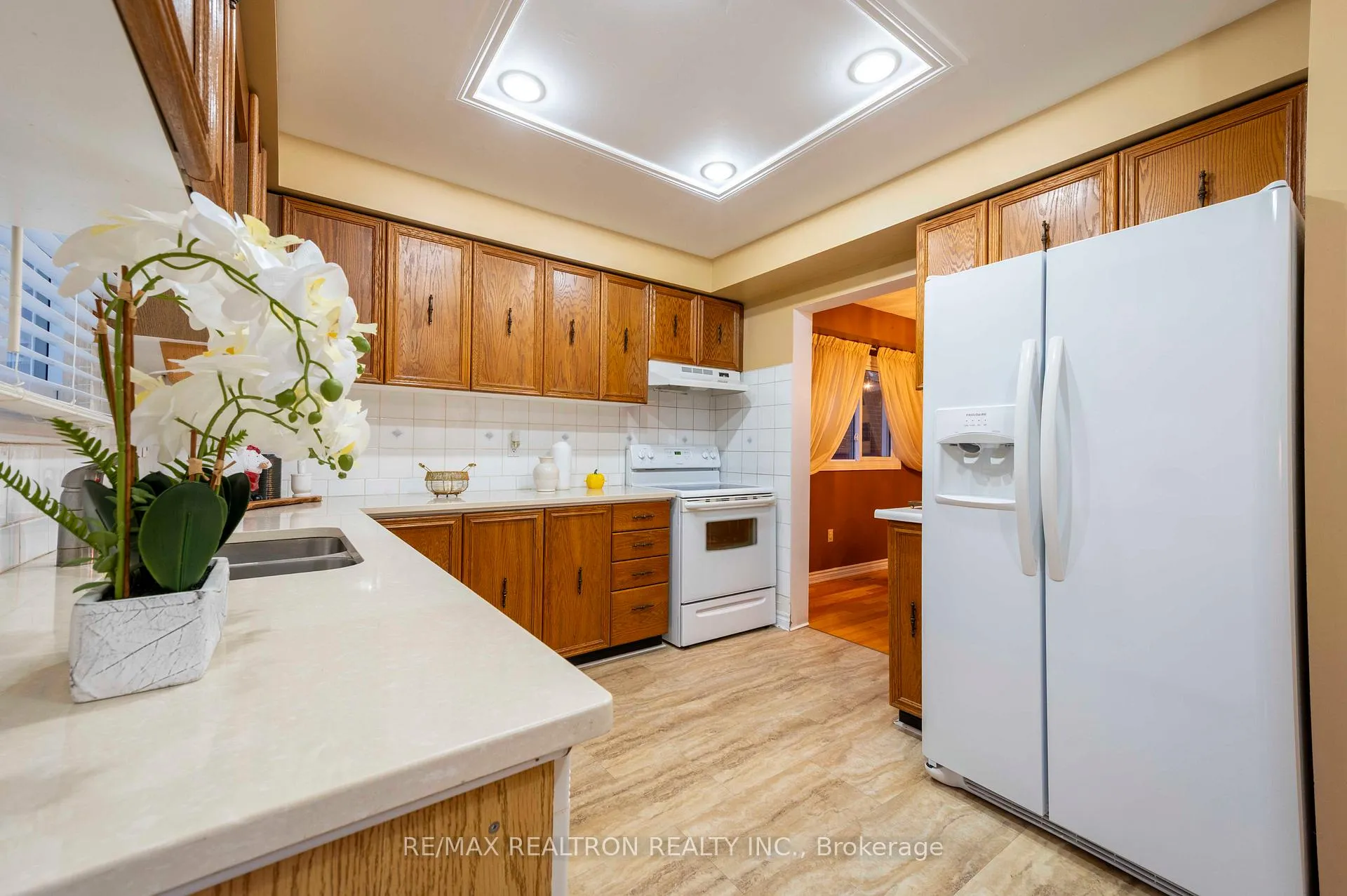 Photo 14 of 18 Turriff Crescent, Ajax, Central West — HOMEH