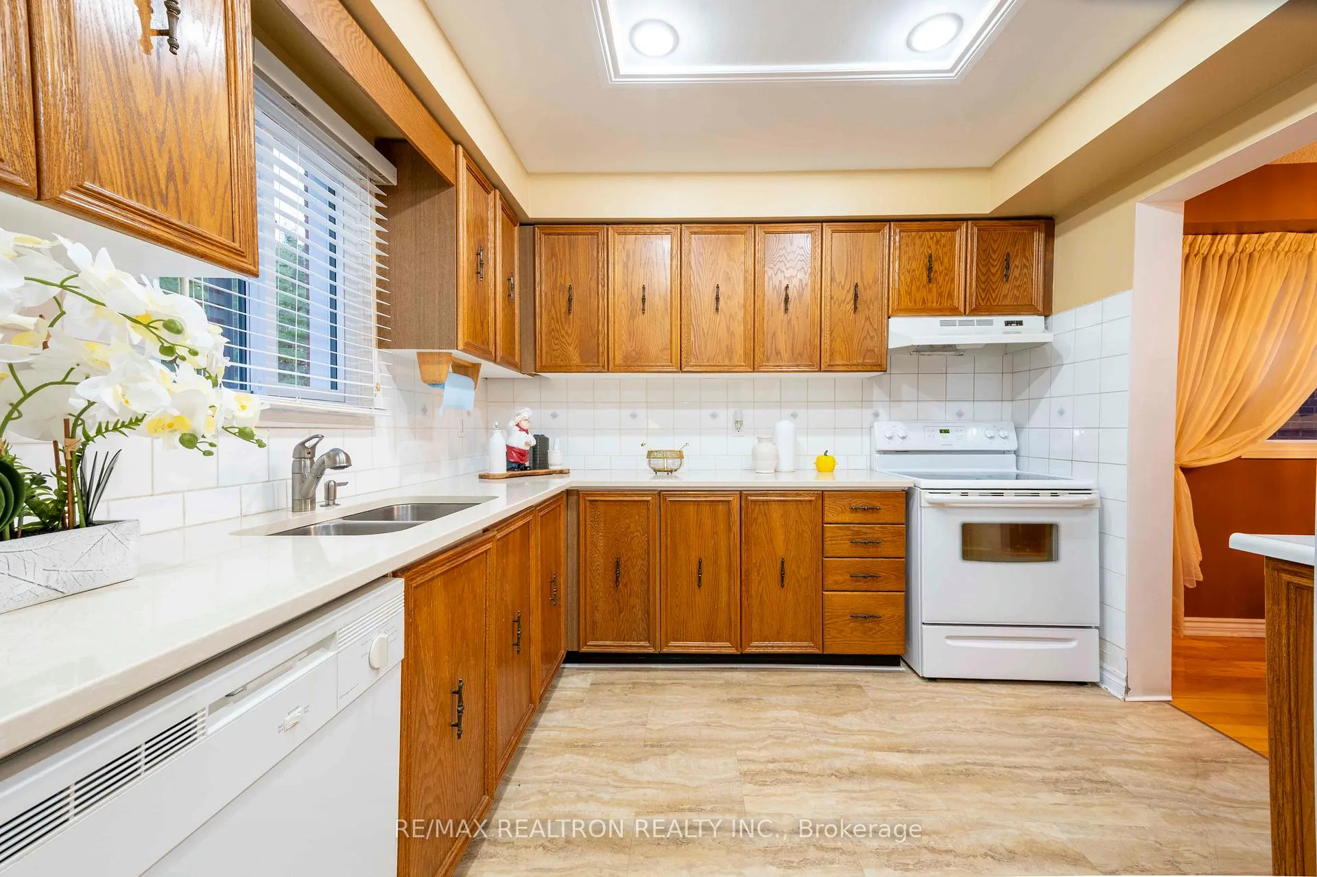 Photo 17 of 18 Turriff Crescent, Ajax, Central West — HOMEH