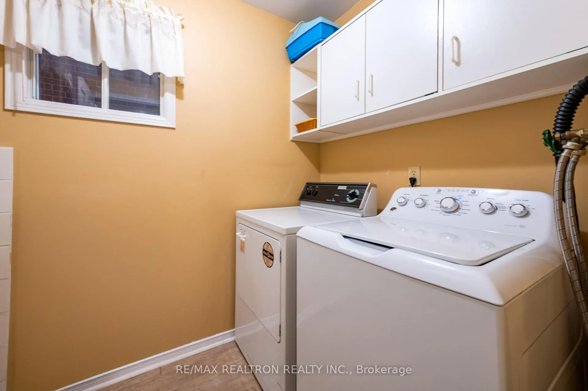 Photo 22 of 18 Turriff Crescent, Ajax, Central West — HOMEH