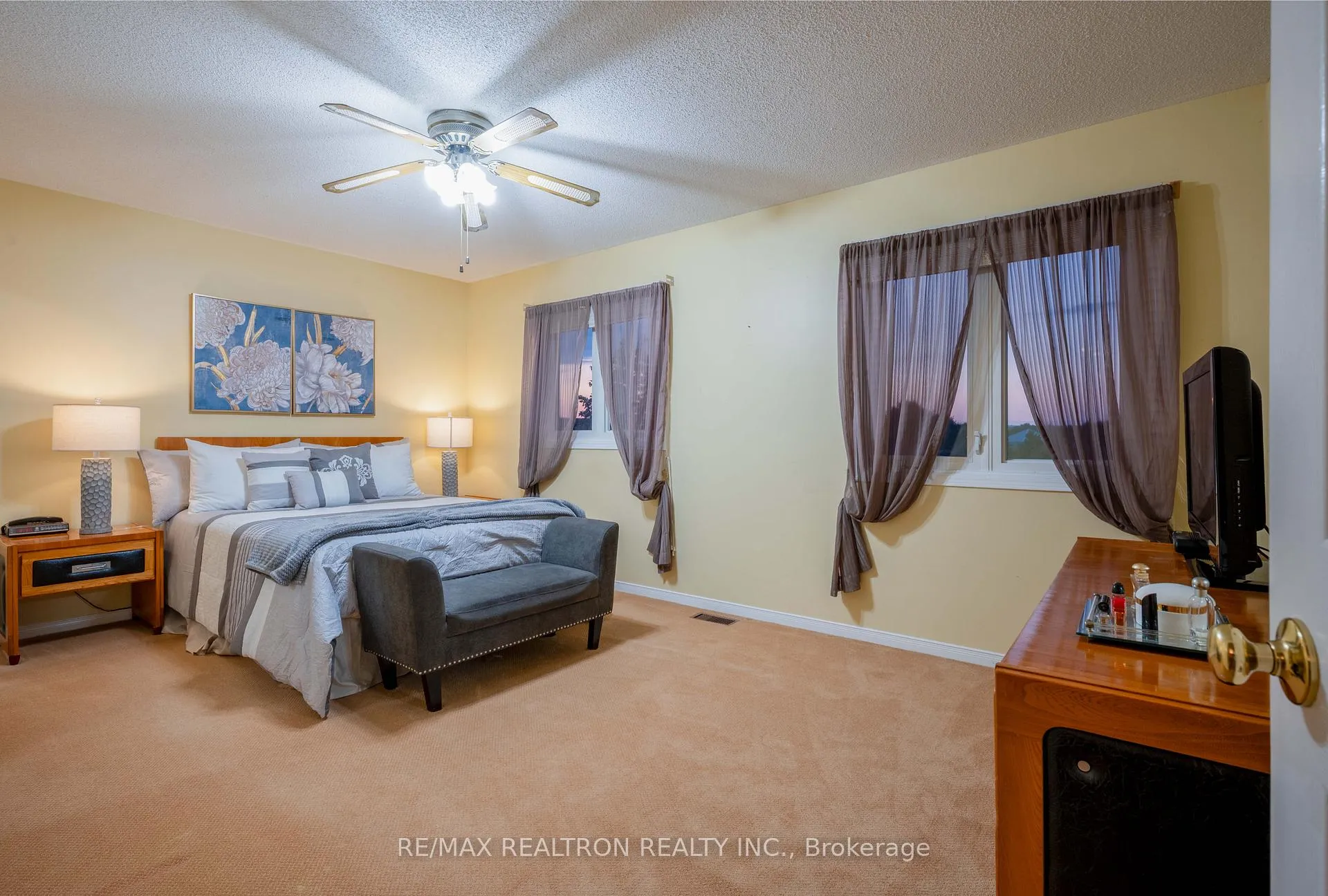 Photo 23 of 18 Turriff Crescent, Ajax, Central West — HOMEH