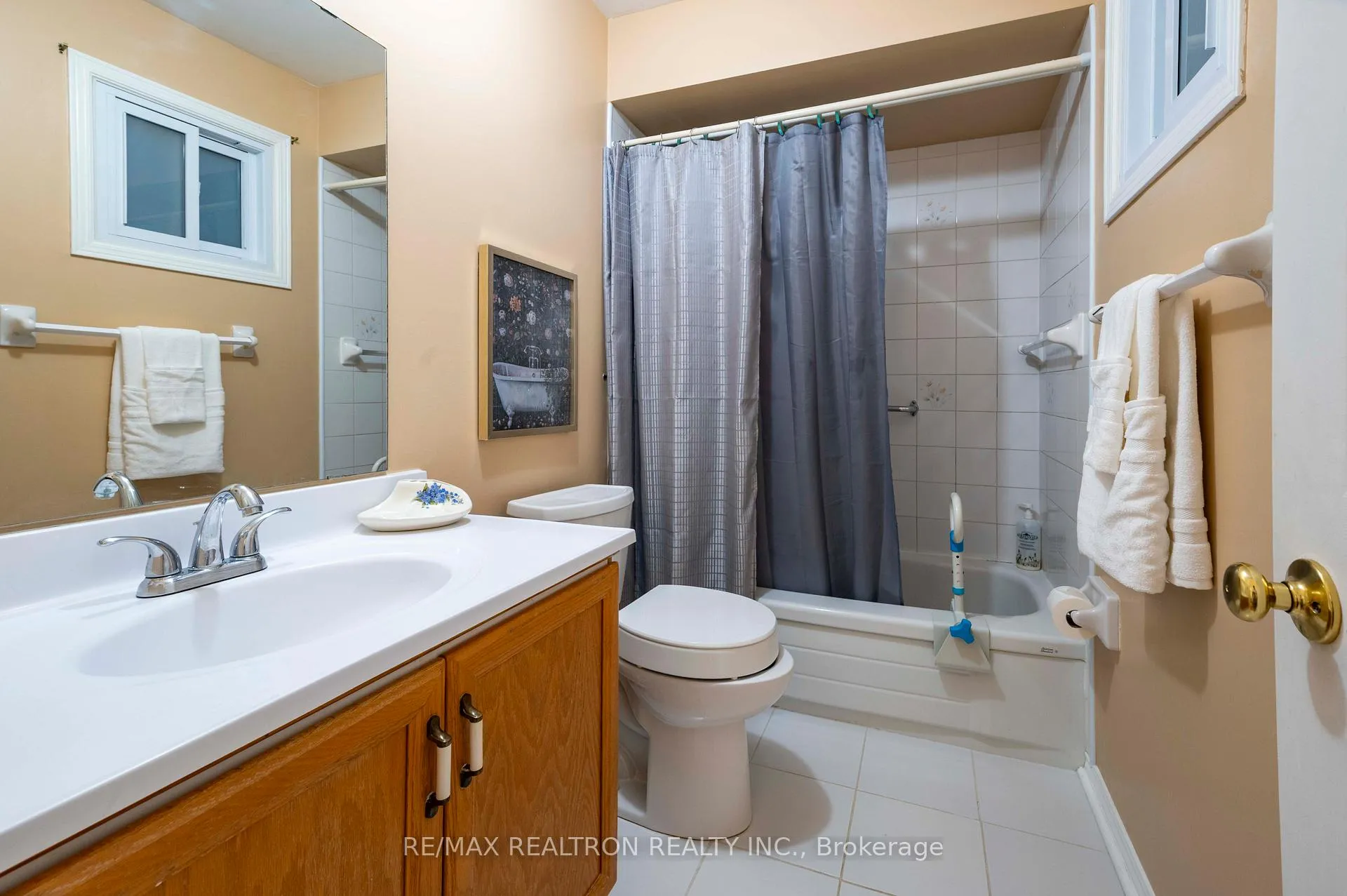 Photo 25 of 18 Turriff Crescent, Ajax, Central West — HOMEH