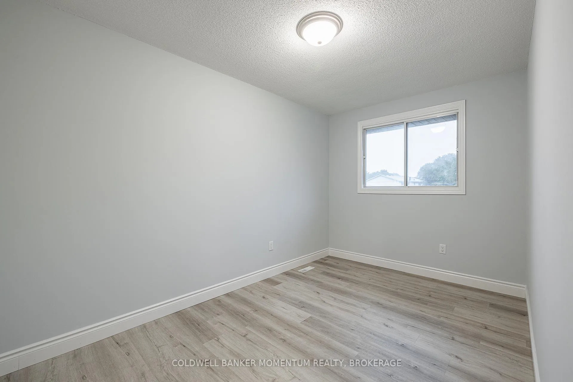 Photo 26 of 6680 Cropp Street, Niagara Falls, Morrison — HOMEH